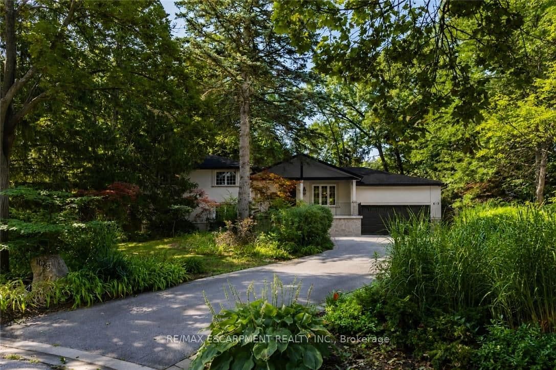 1063 Greenoaks Drive, Mississauga, ON L5J 3A1