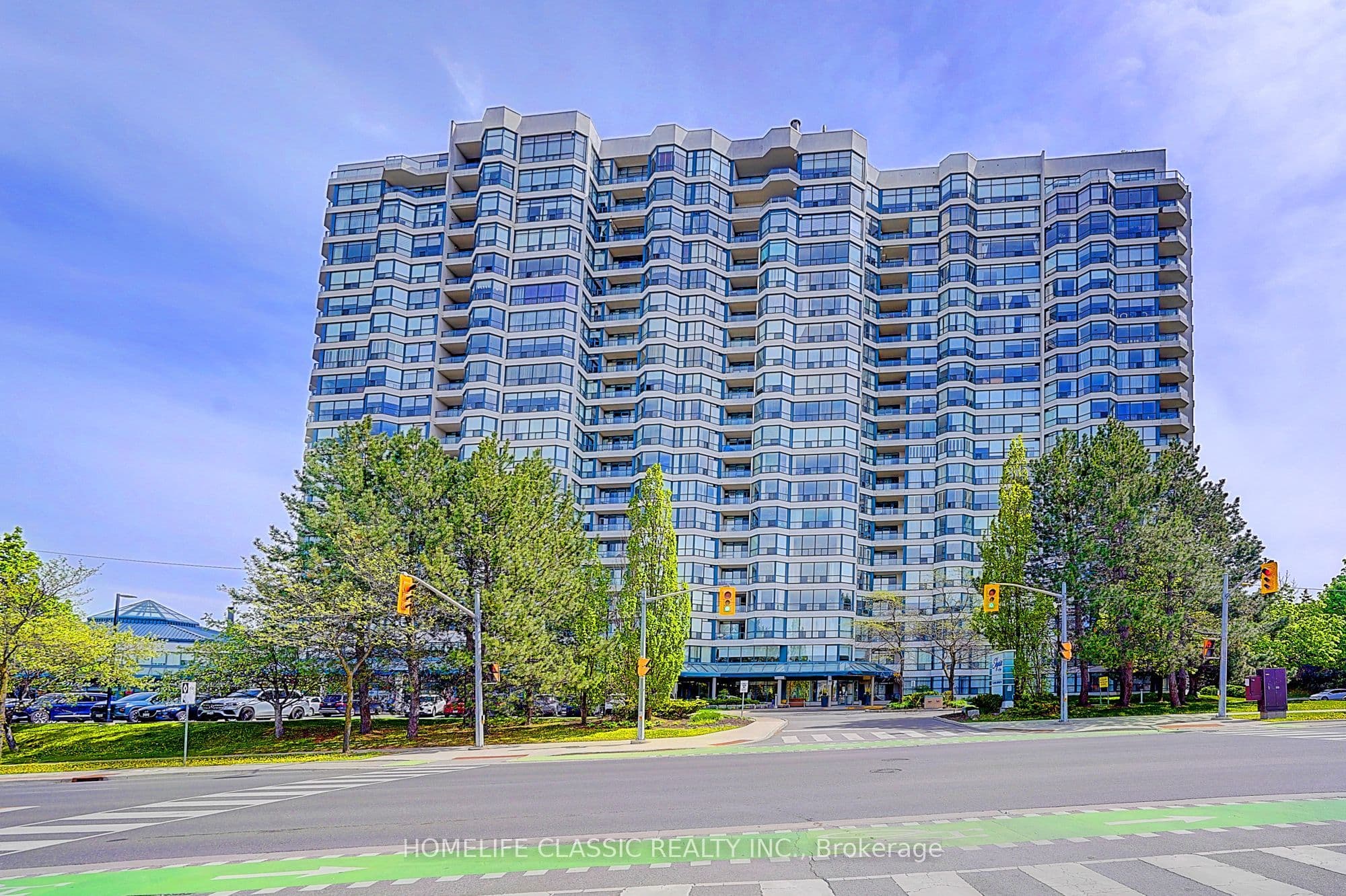 1 Clark Avenue PH 7, Vaughan, ON L4J 7Y6