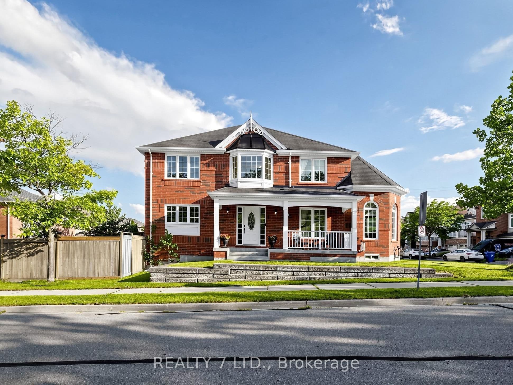 330 Cheryl Mews Boulevard, Newmarket, ON L3X 3J6