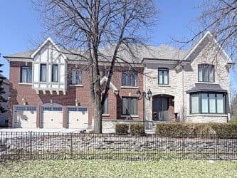 2 Cortina Court N, Richmond Hill, ON L4B 2G8