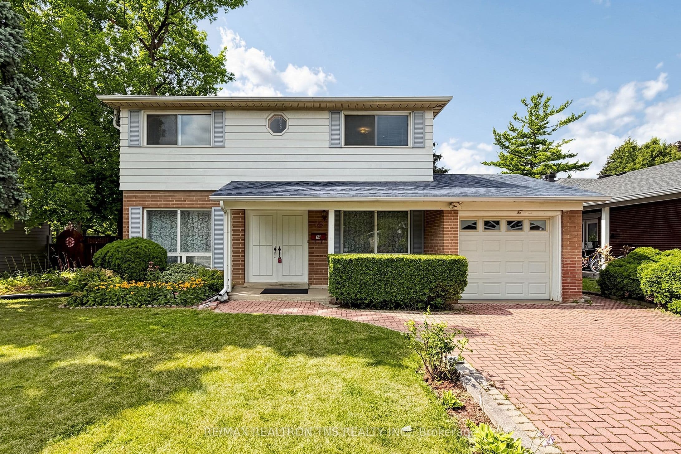 18 Lisburn Crescent, Toronto, ON M2J 2Z5