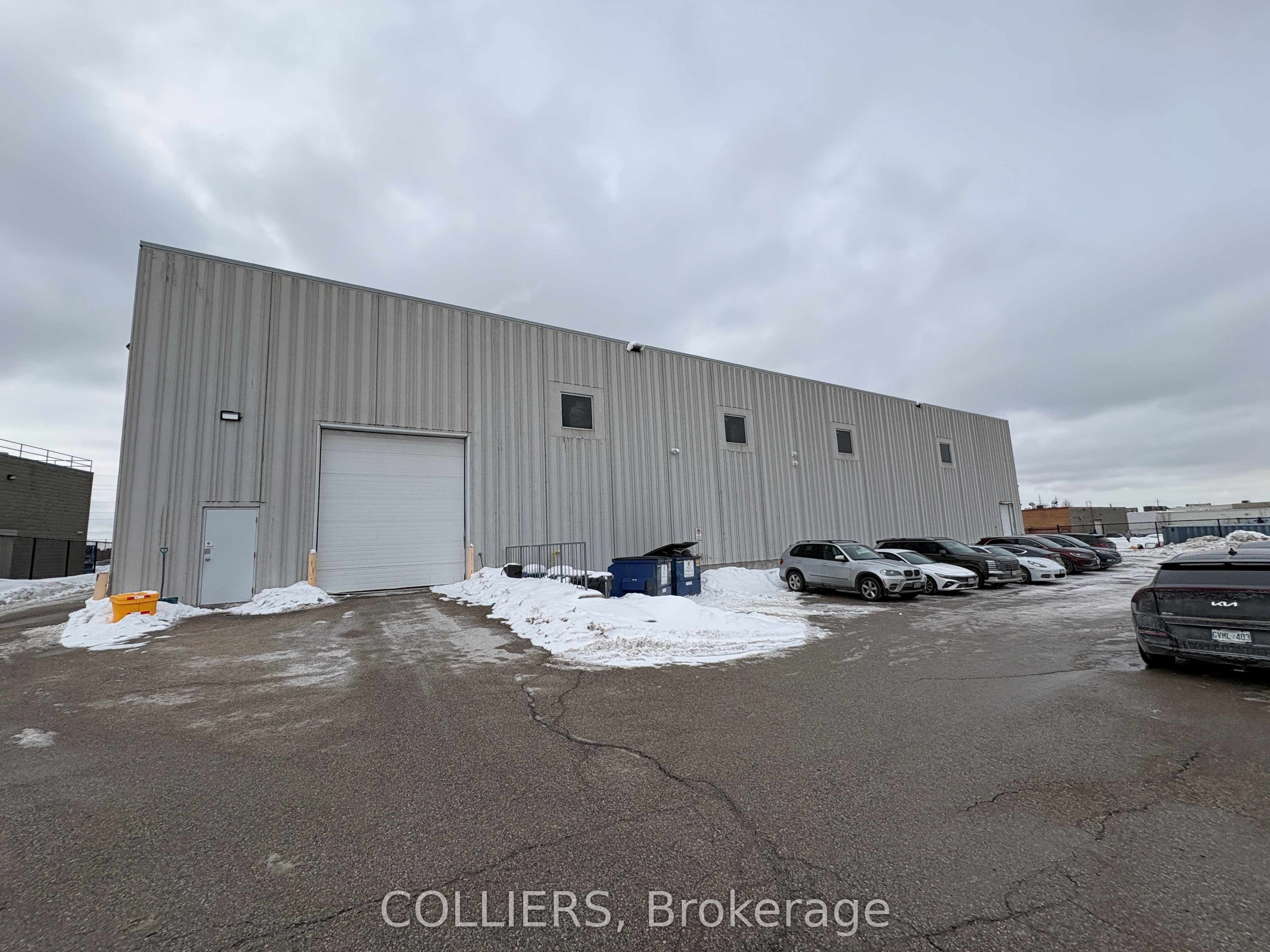 135 Pony Drive, Newmarket, ON L3Y 7B5