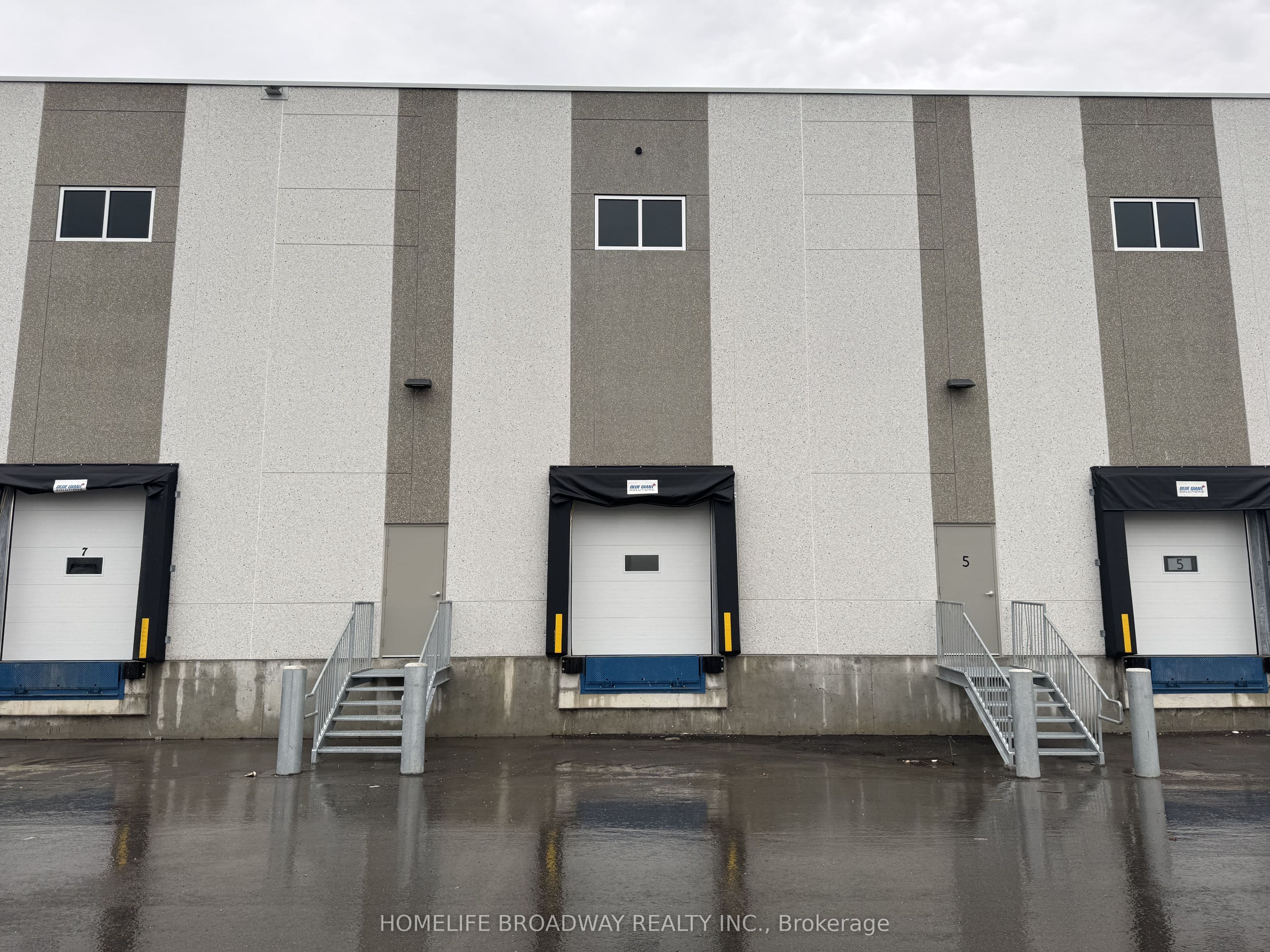 115 Addison Hall Circle 6B, Aurora, ON L4G 7C7