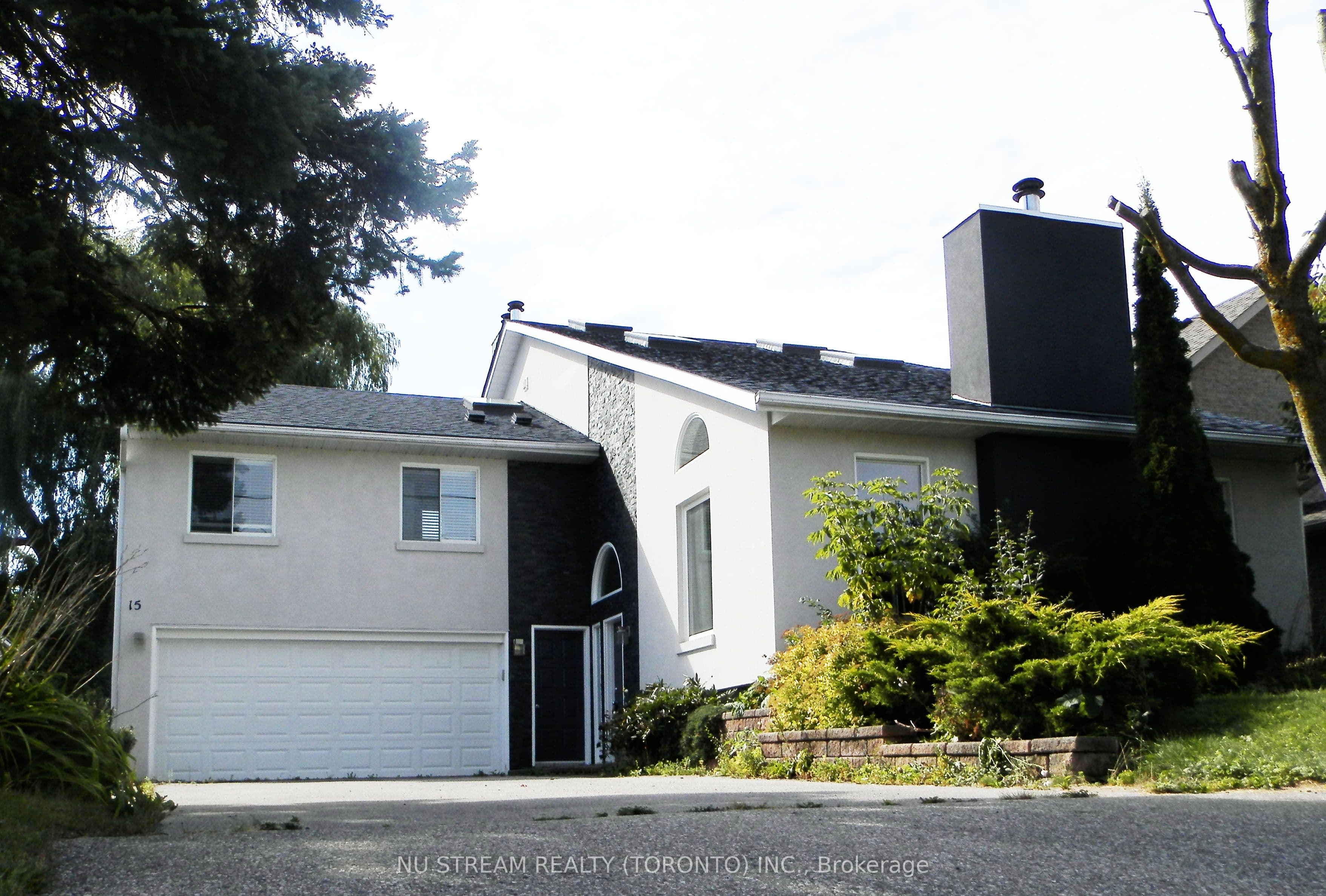 15 Bond Crescent, Richmond Hill, ON L4E 3K2
