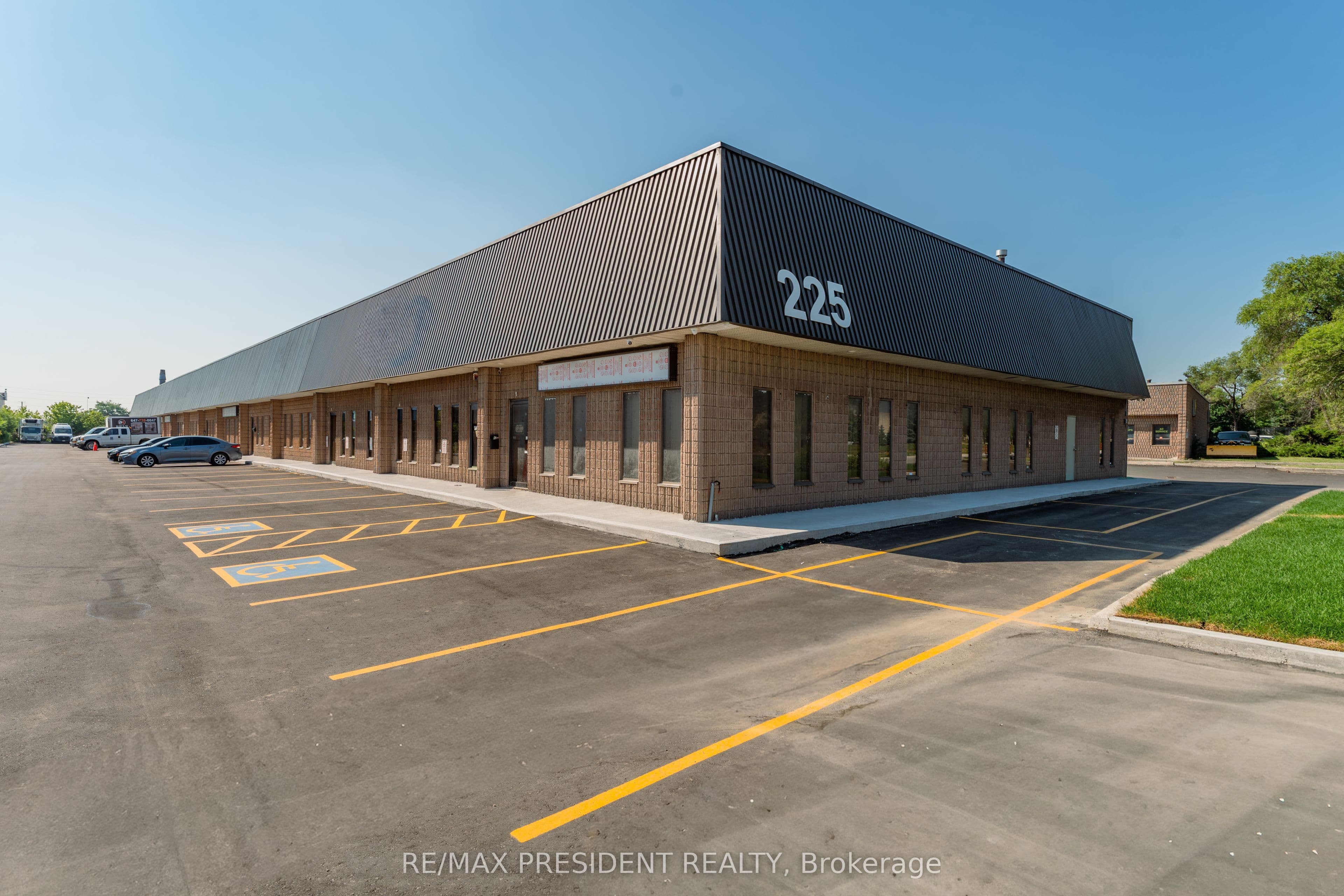225 Advance Boulevard 4 & 5, Brampton, ON L6T 4J2