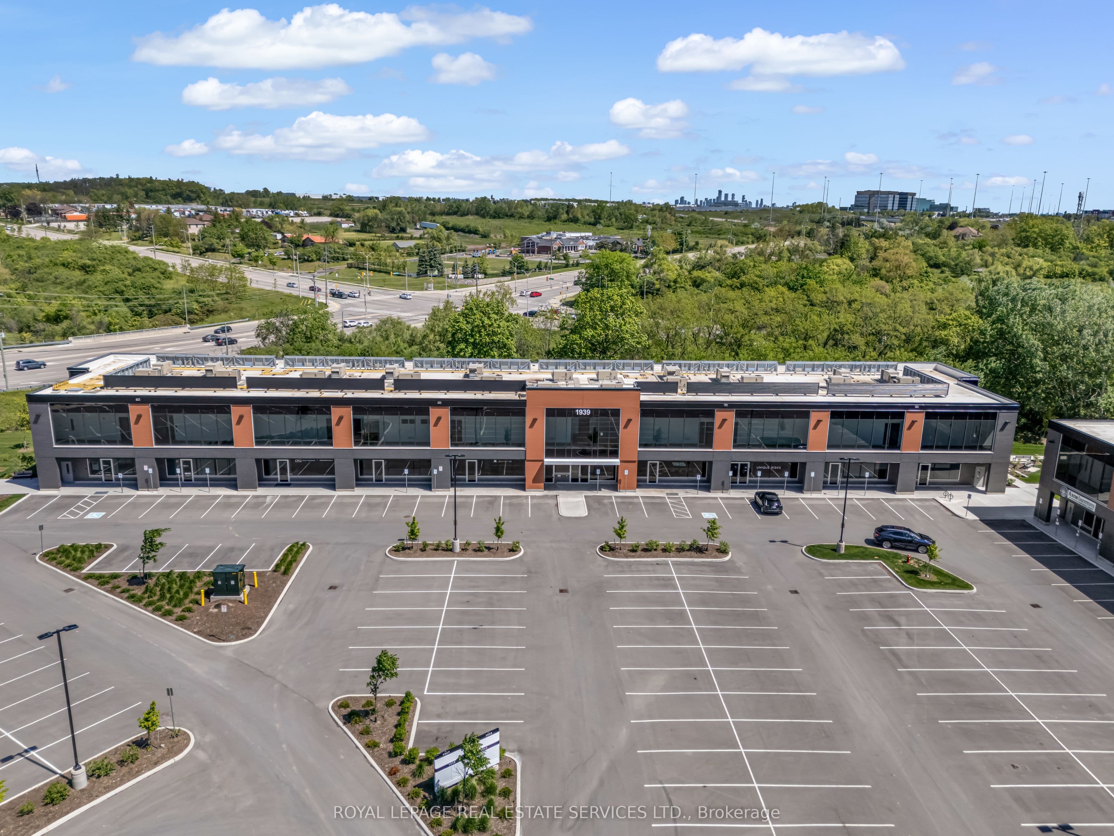 1939 Ironoak Way 206, Oakville, ON L6H 0N1