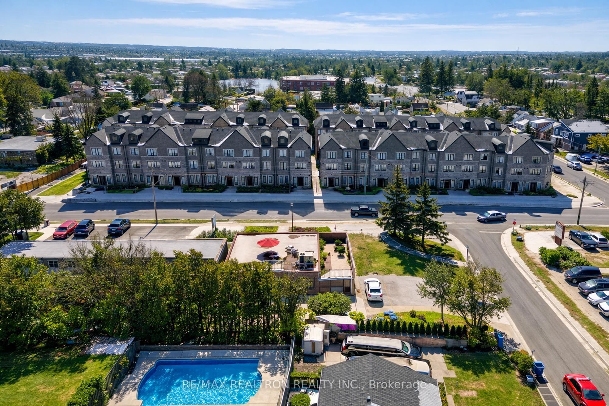 260 Eagle Street 1-11,13-17,19-22, Newmarket, ON L3Y 1K1