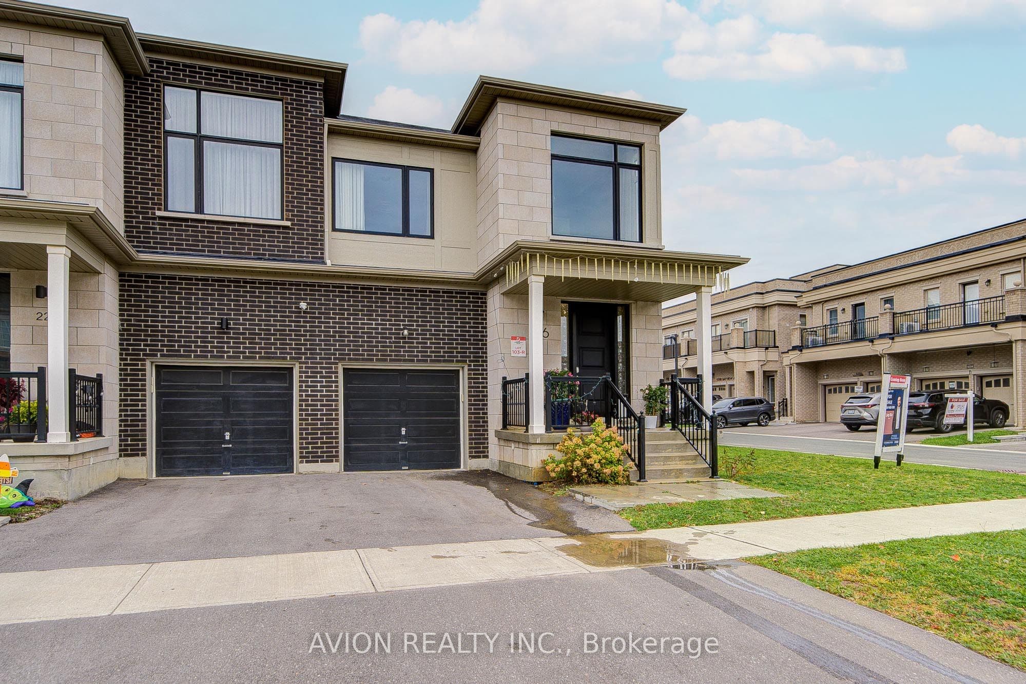 16 Callisto Lane, Richmond Hill, ON L4C 4Z2