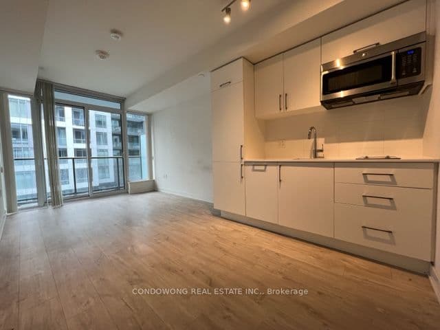 27 Bathurst Street 1014W, Toronto, ON M5V 0R1
