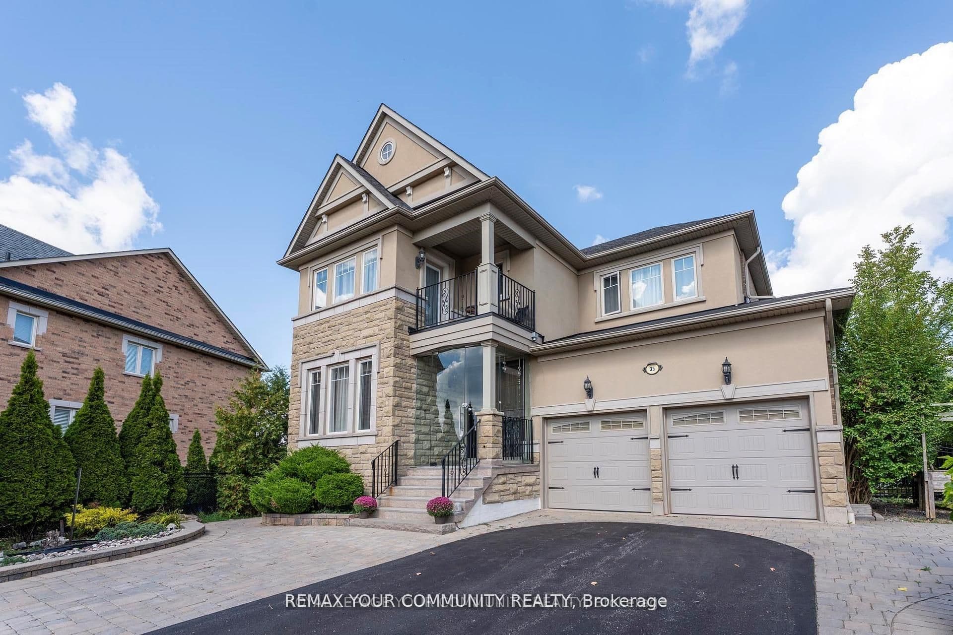 35 Vandervoort Drive, Richmond Hill, ON L4E 0C7