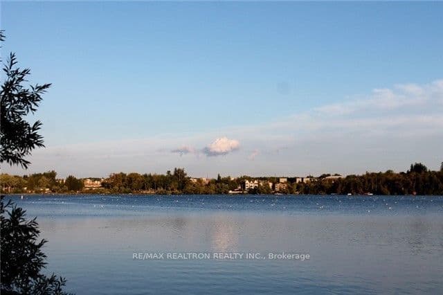 219 Lakeland Crescent, Richmond Hill, ON L4E 3A5