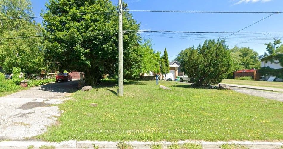 174/176 Weldrick Road W, Richmond Hill, ON L4C 3V1