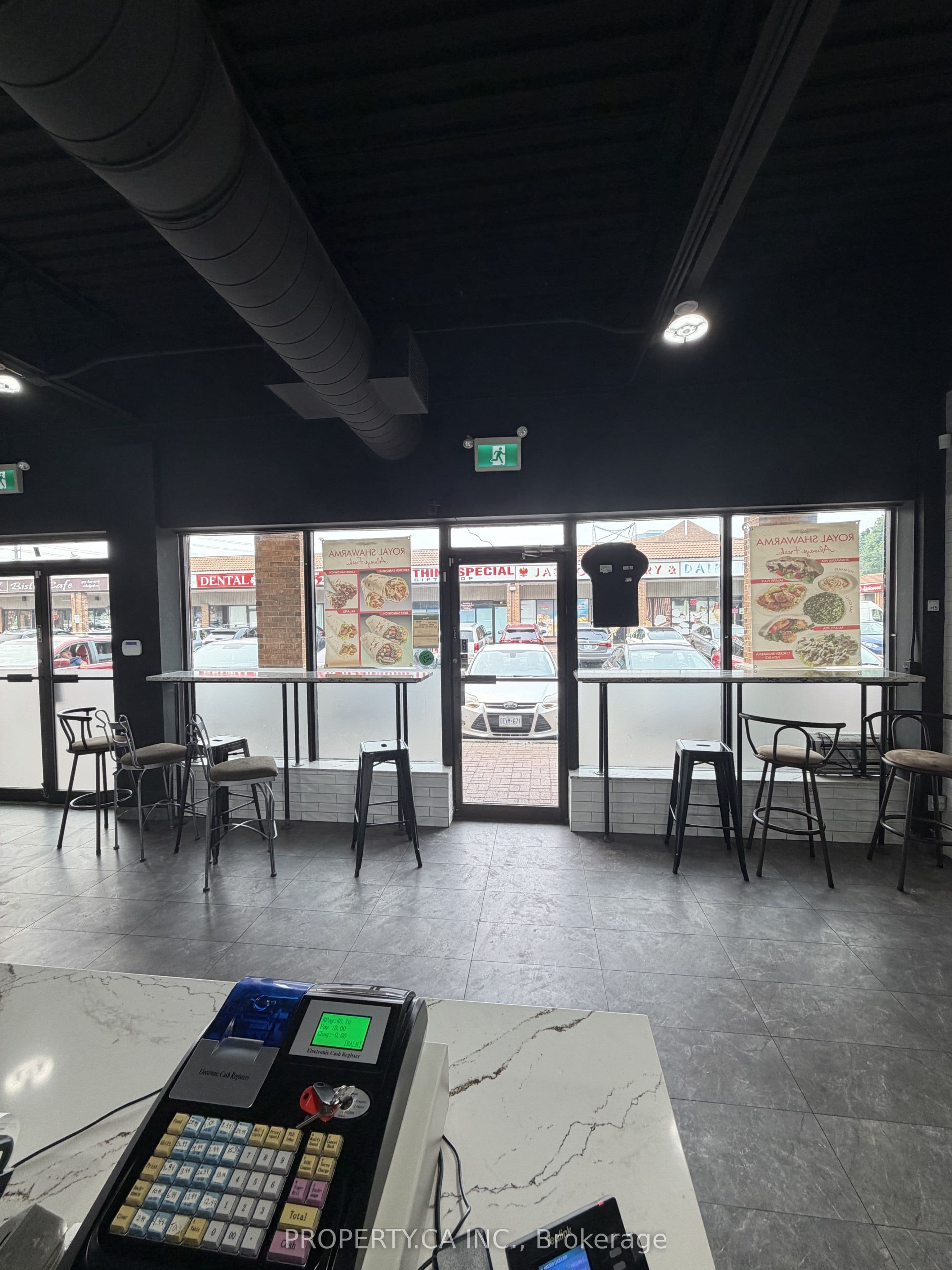 3615 Dixie Road 9, Mississauga, ON L4Y 4H4