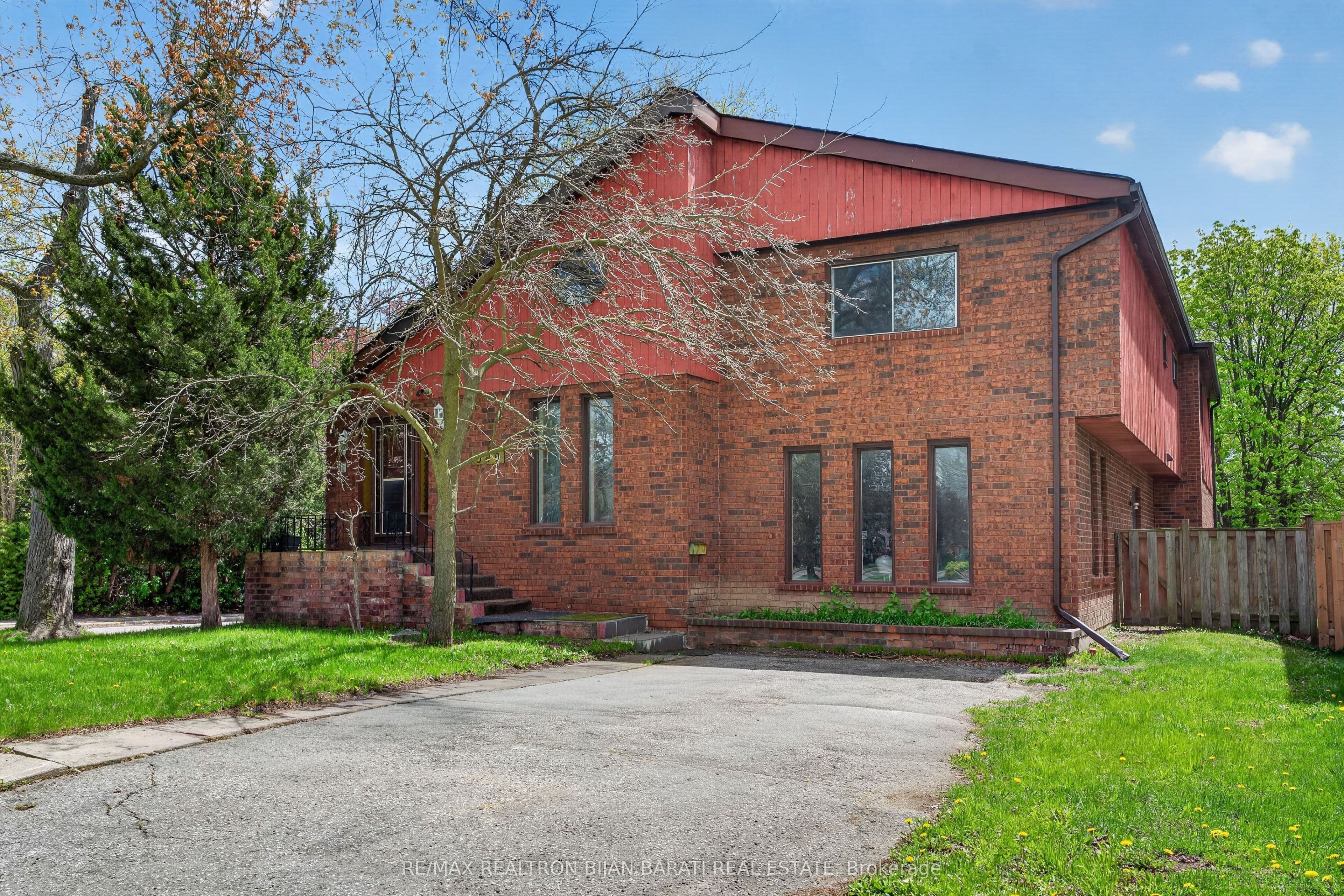 309 Hillcrest Avenue, Toronto, ON M2N 3P5
