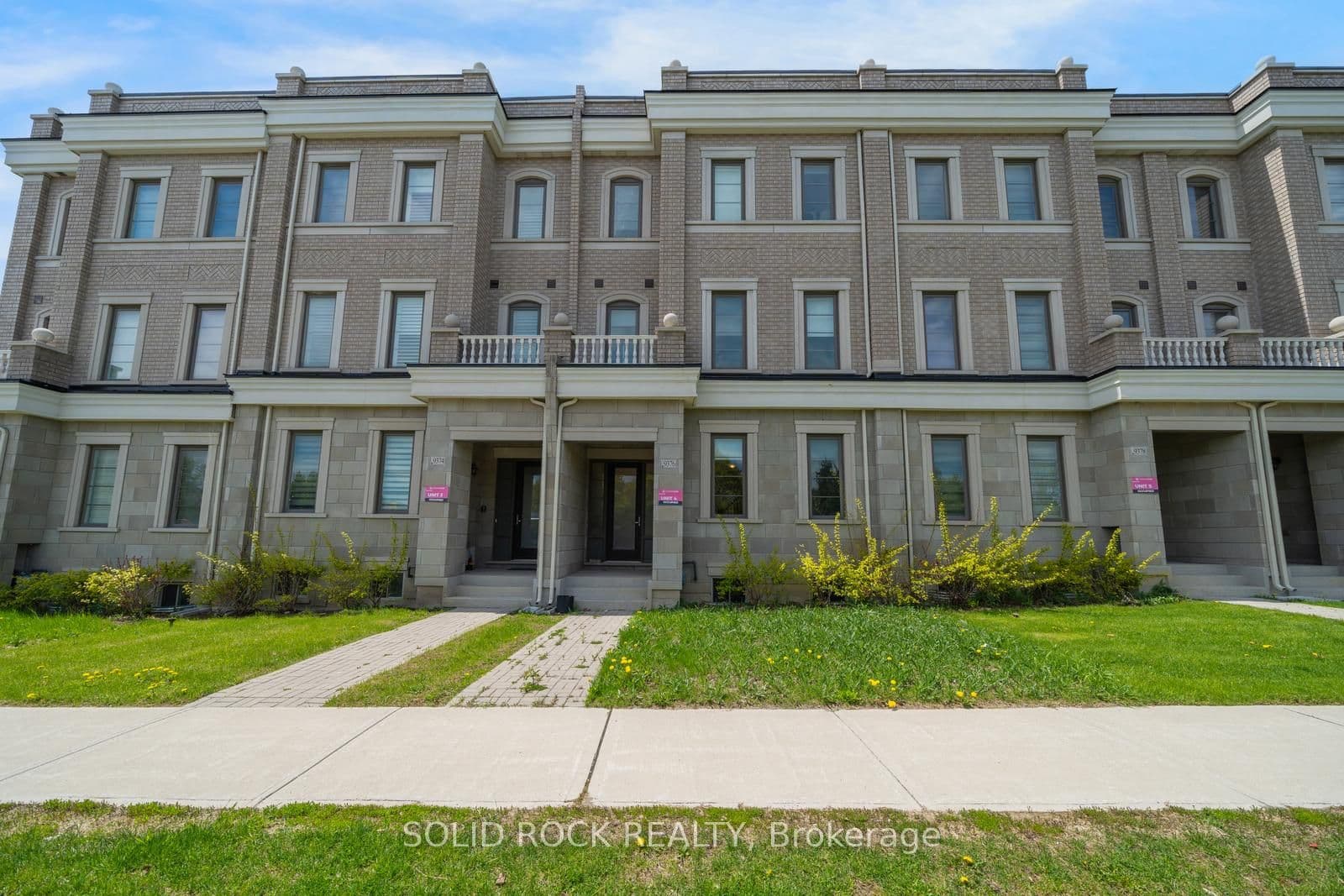 9376 Bayview Avenue, Richmond Hill, ON L4C 5H3