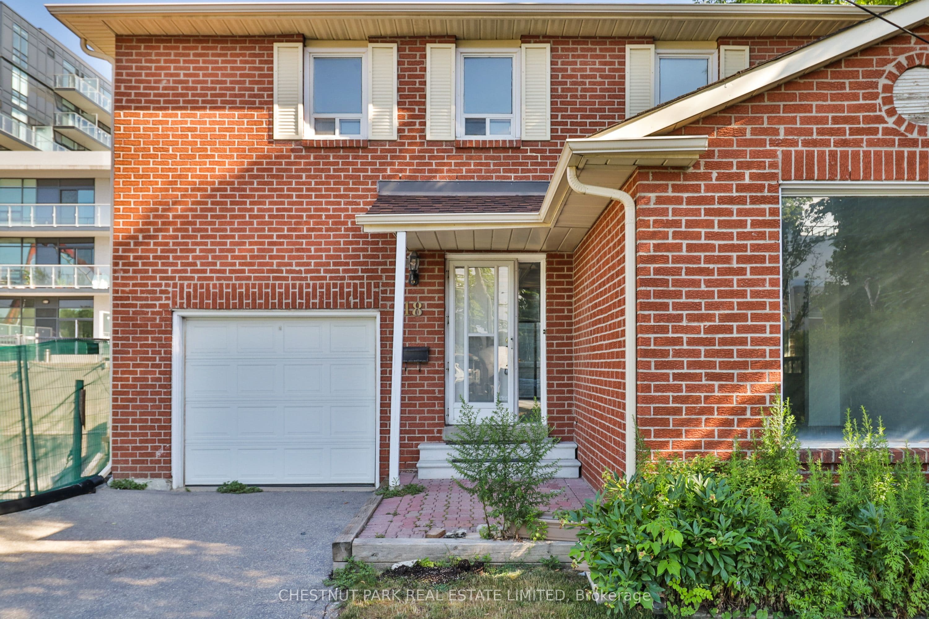 18 Dervock Crescent, Toronto, ON M2K 1A7