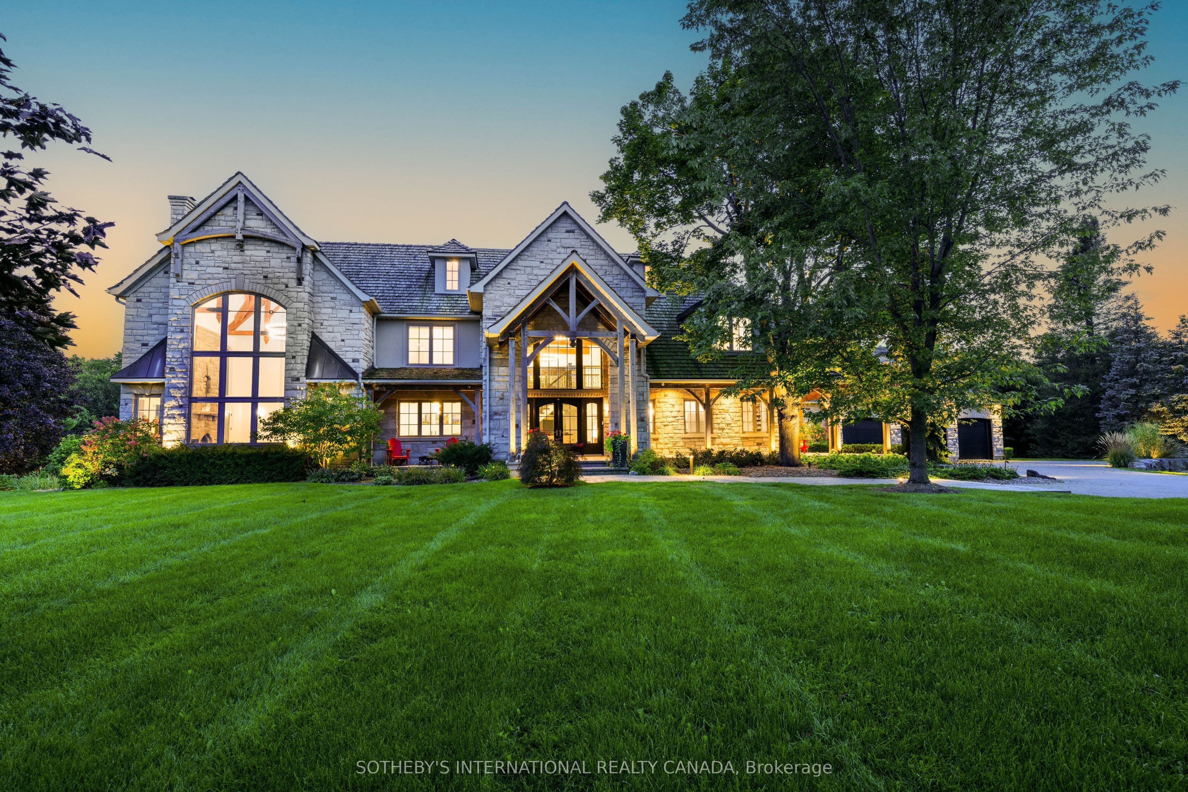 2376 8 SIDEROAD, Burlington, ON L7P 0E6