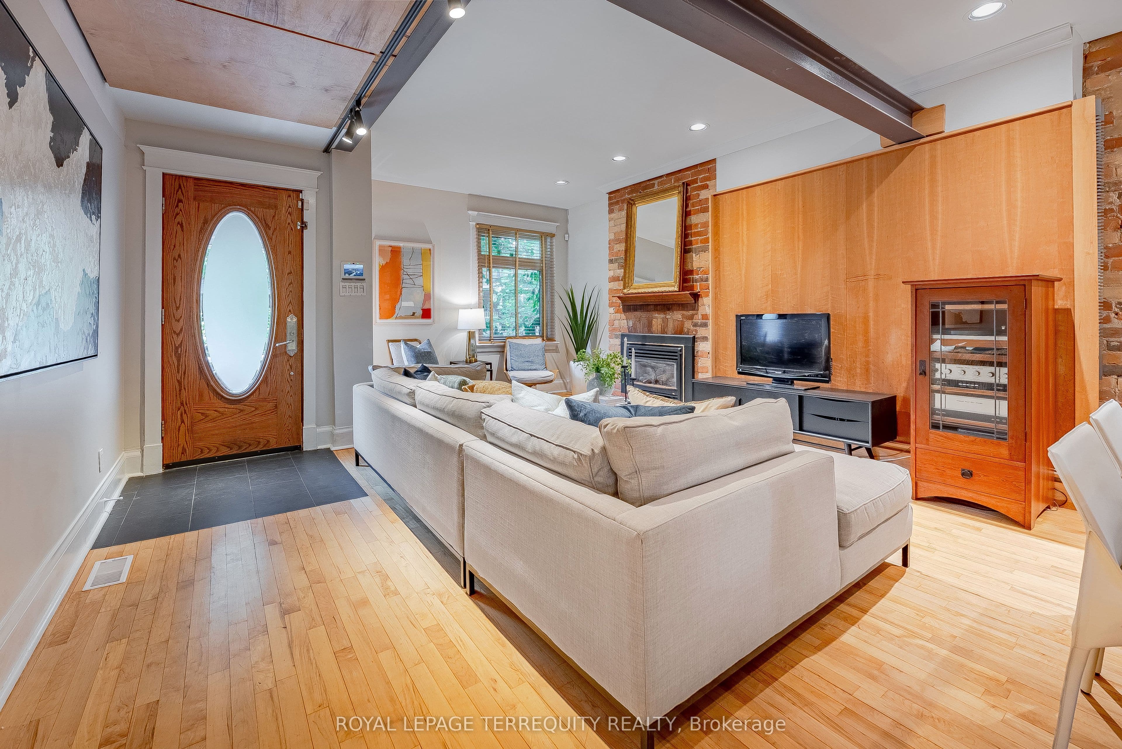 89 Leuty Avenue, Toronto, ON M4E 2R2