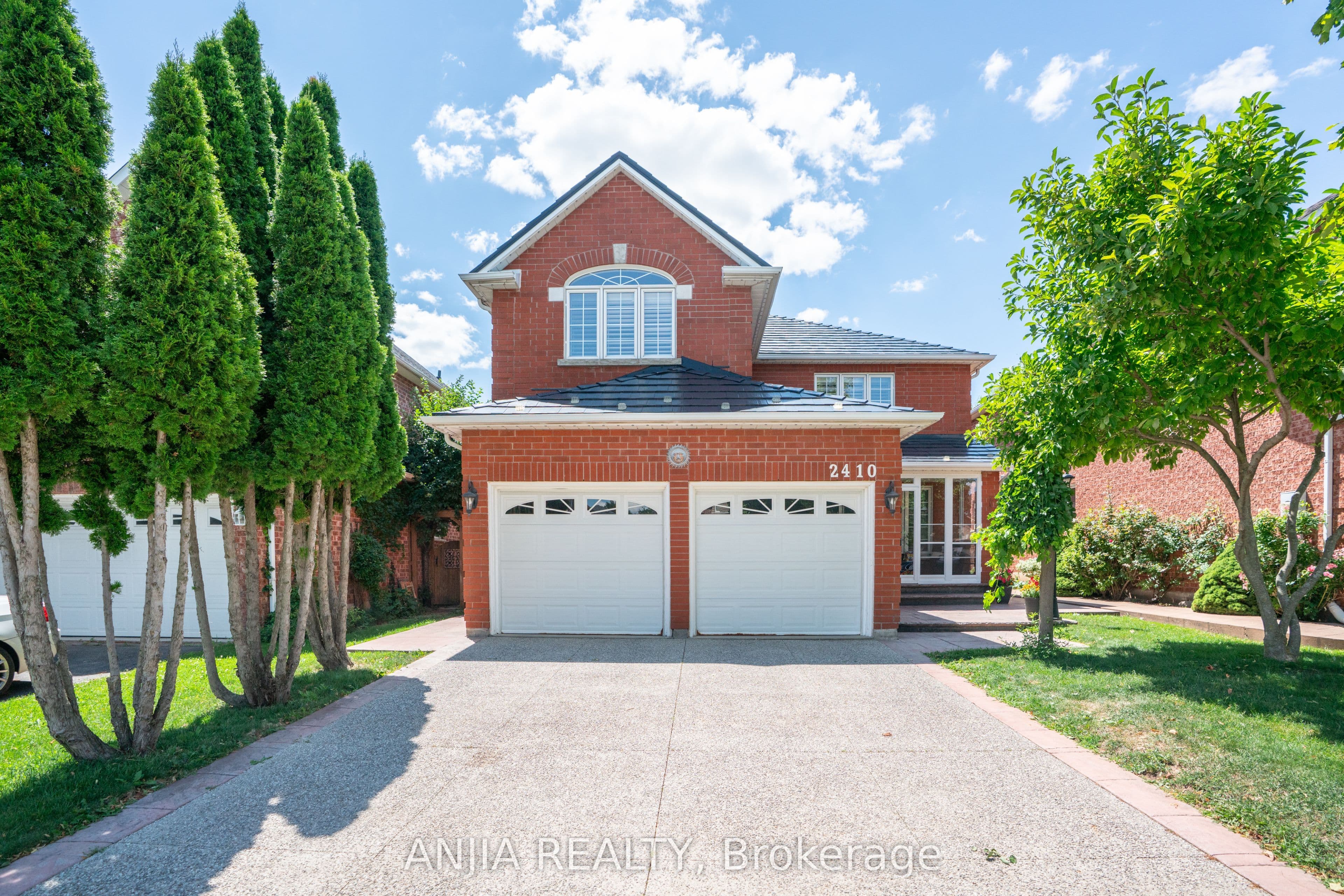 2410 Eden Valley Drive, Oakville, ON L6H 6L2