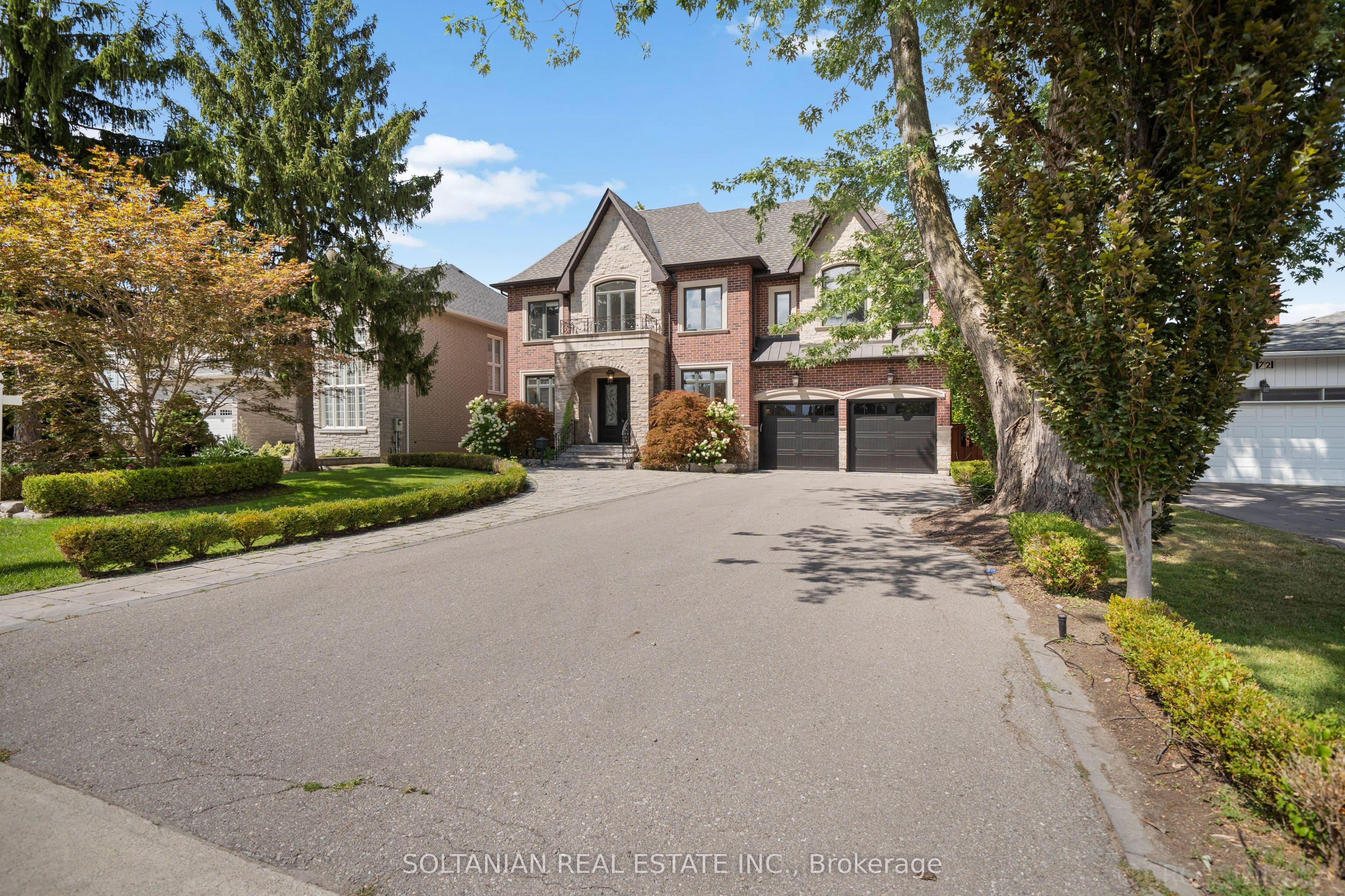 74 Yongehurst Road, Richmond Hill, ON L4C 3T2