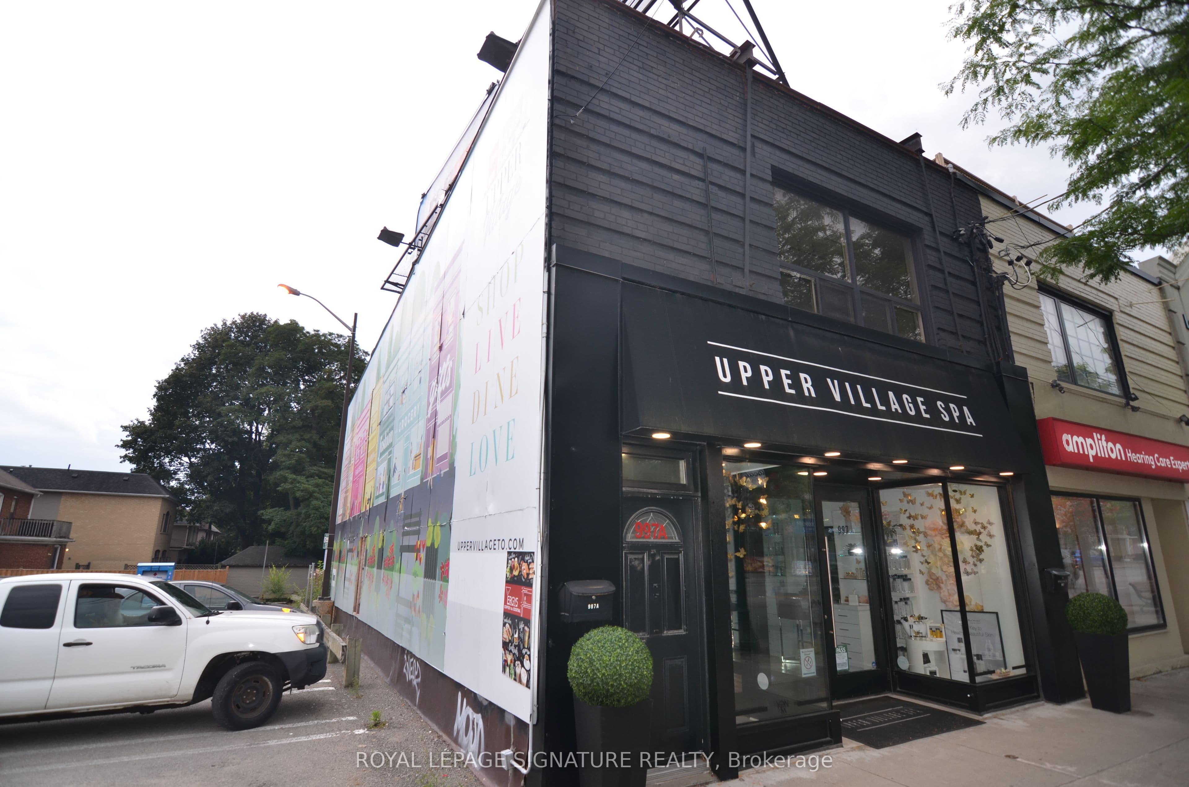 997 Eglinton Avenue W, Toronto, ON M6C 2C7