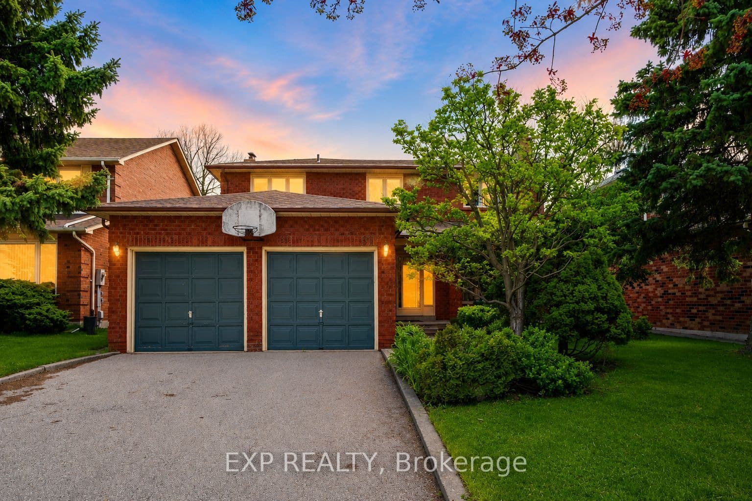 51 Sanderson Crescent, Richmond Hill, ON L4C 5L5