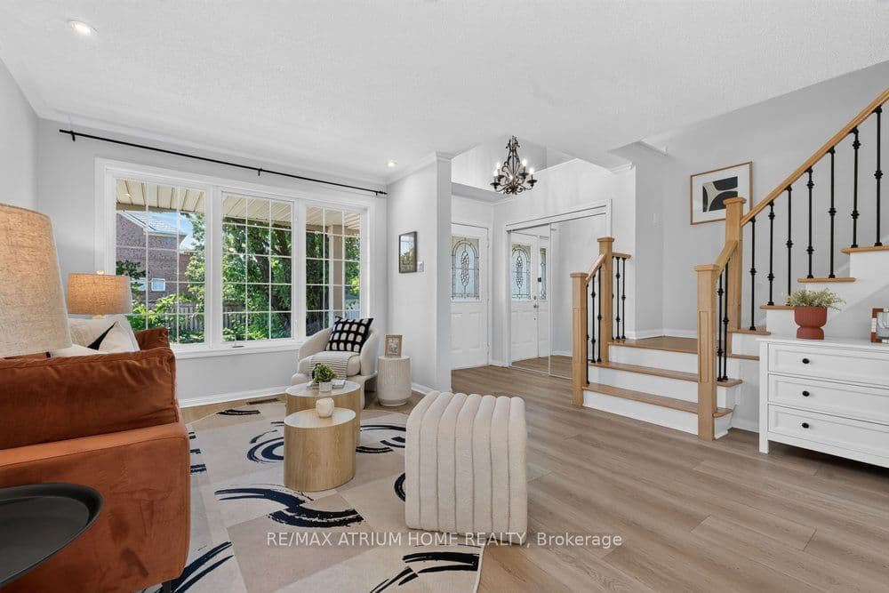 2293 Oakhaven Drive, Oakville, ON L6M 3Y9