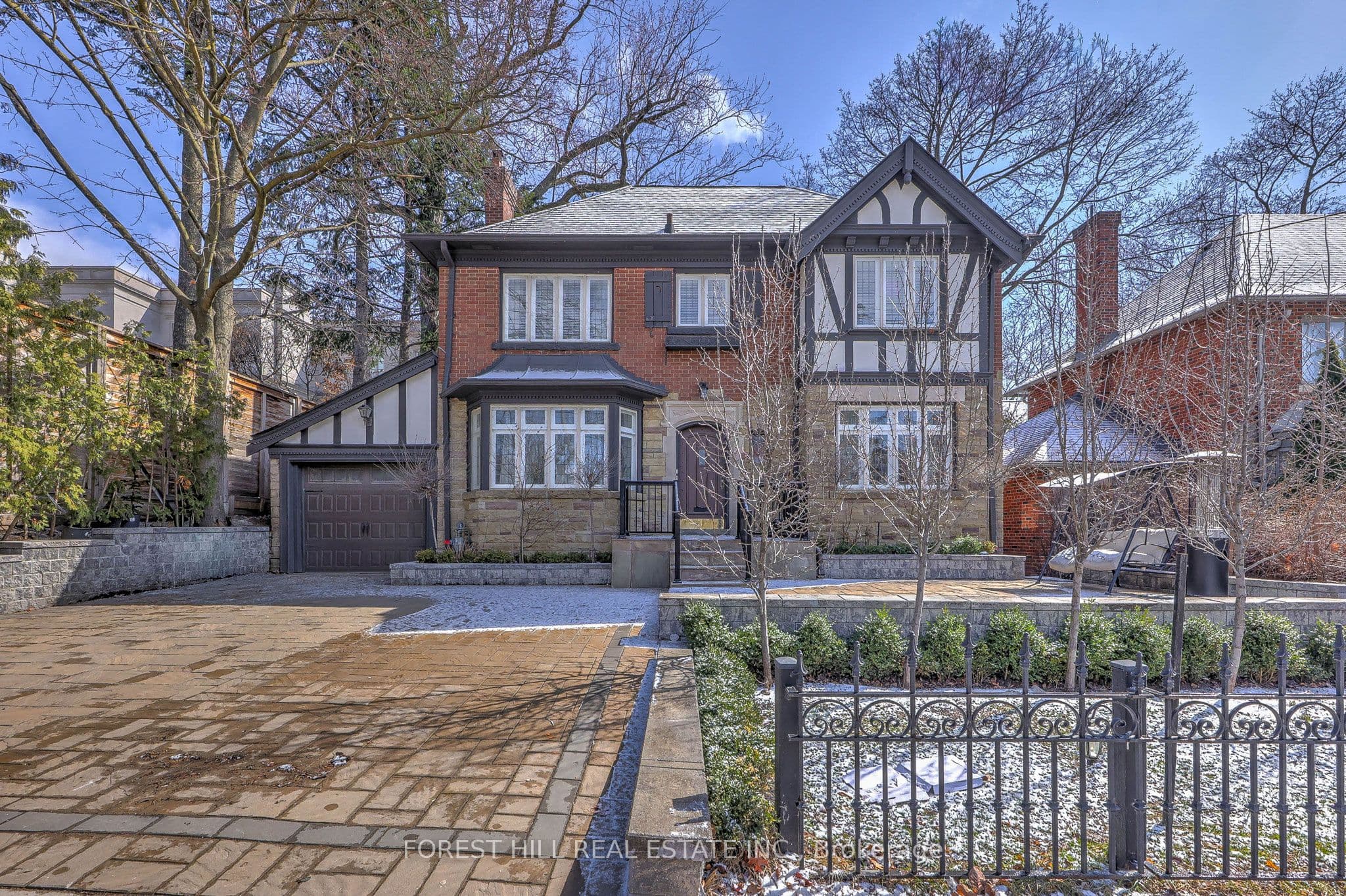 607 Spadina Road, Toronto, ON M5P 2X1