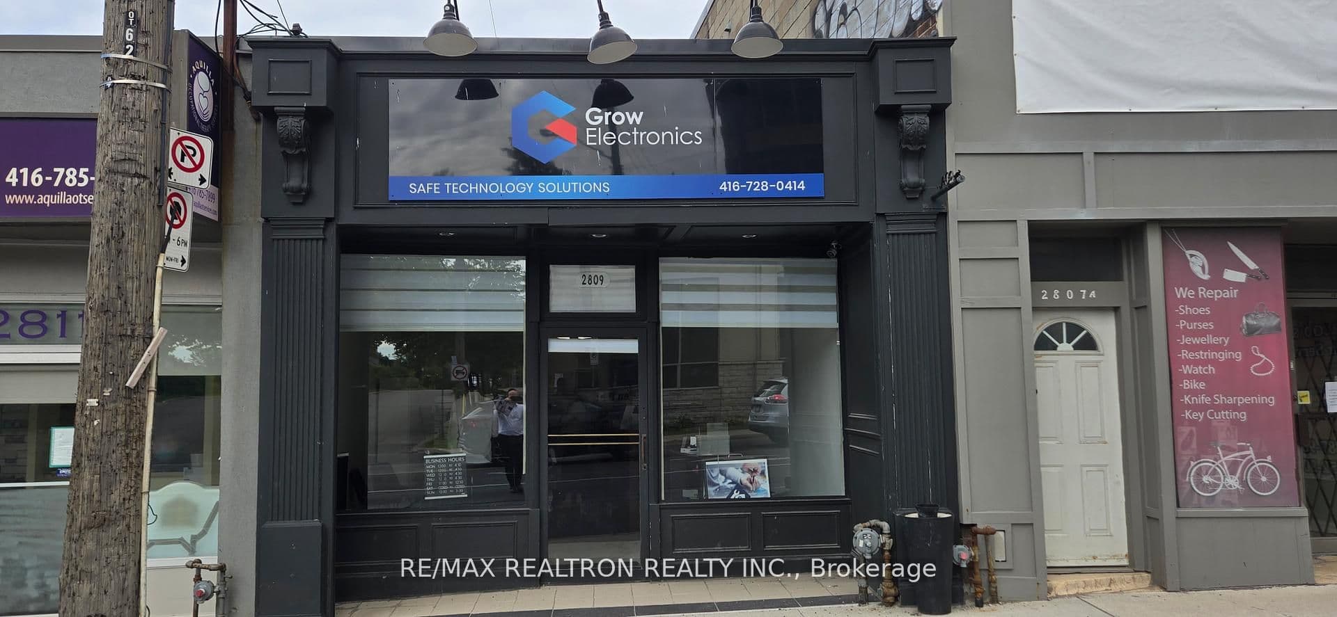 2809 Bathurst Street N, Toronto, ON M6B 3A4
