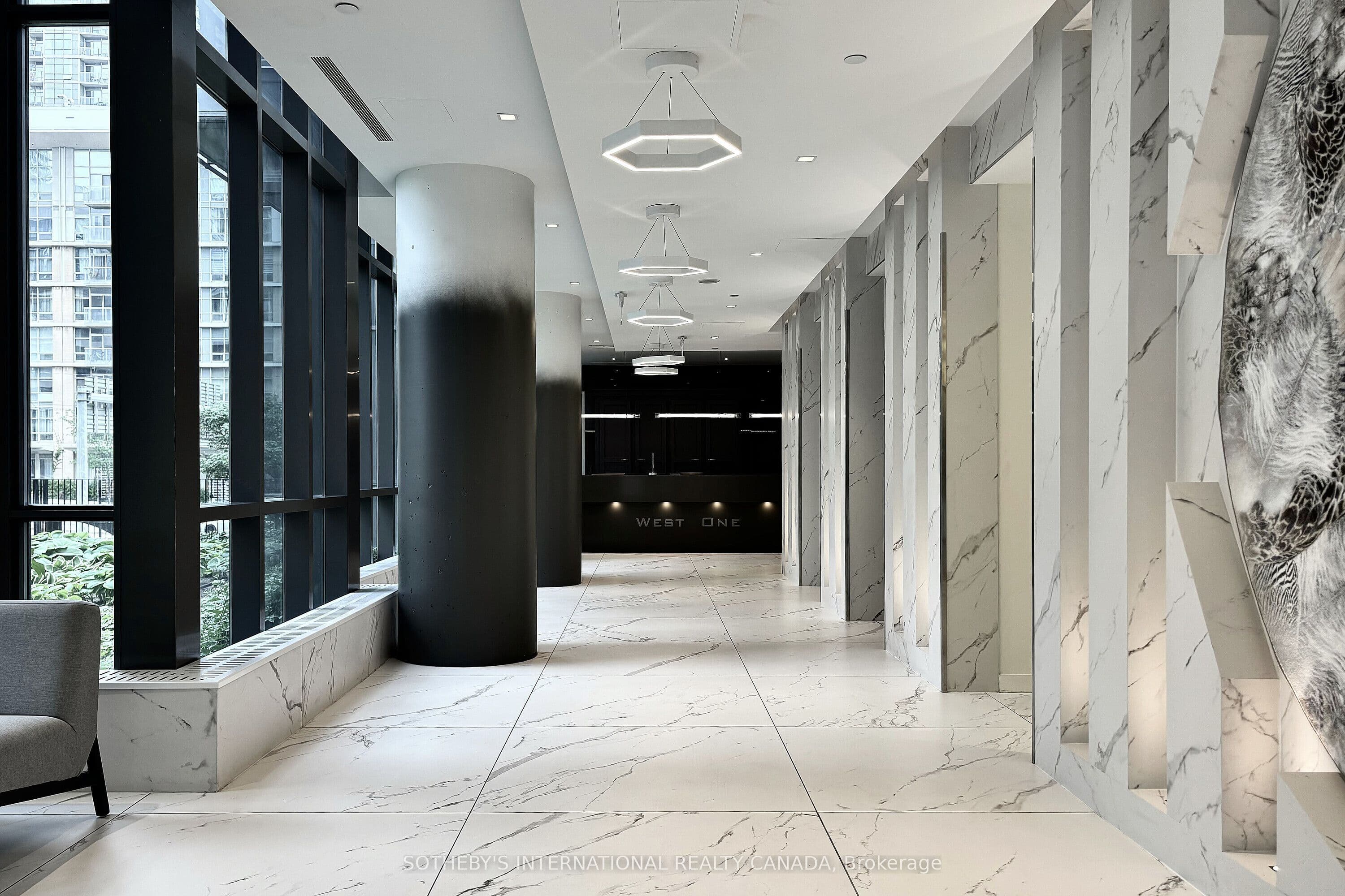 11 Brunel Court 1216, Toronto, ON M5V 3Y3