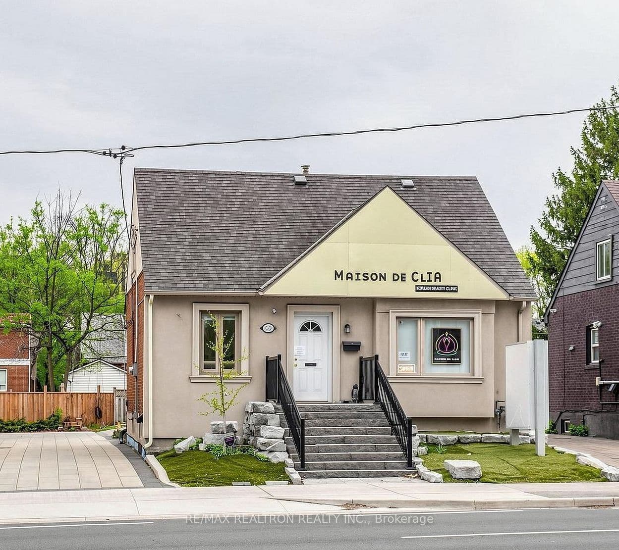 99 Sheppard Avenue E, Toronto, ON M2N 3A3