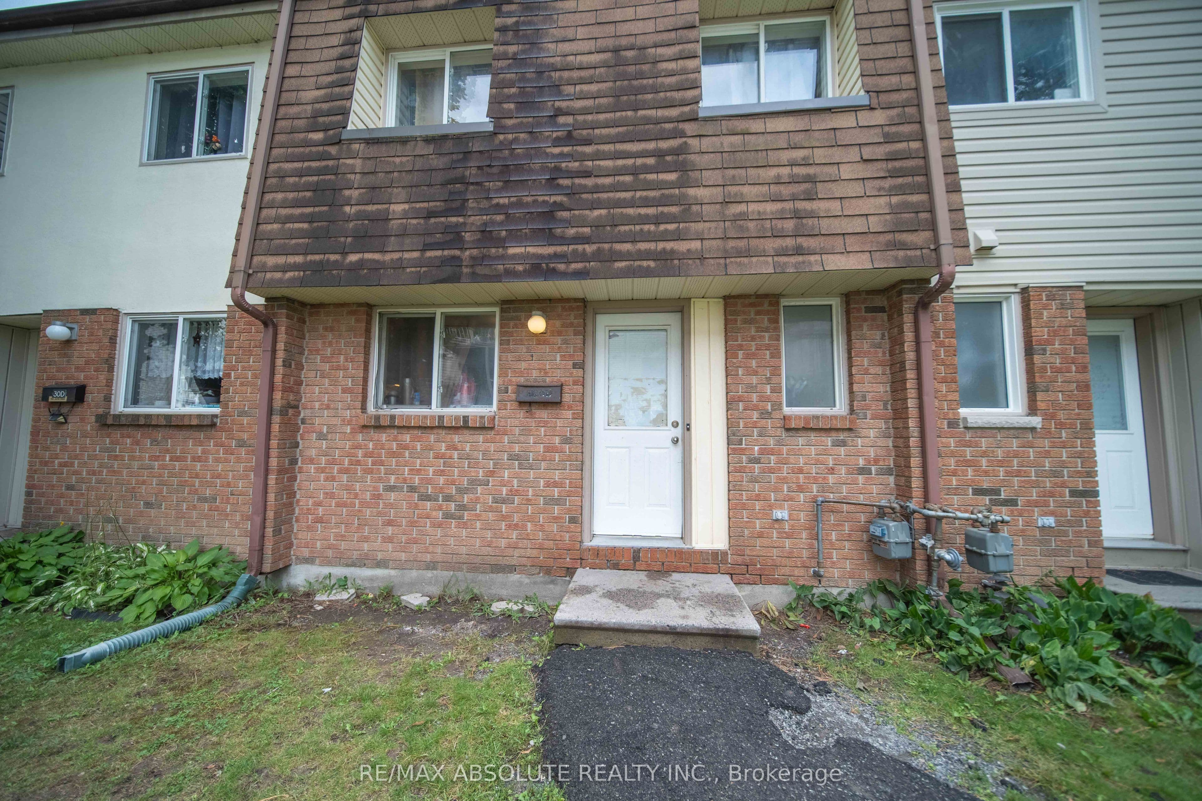 30 E Sonnet Crescent, Bells Corners and South to Fallowfield, ON K2H 8W8