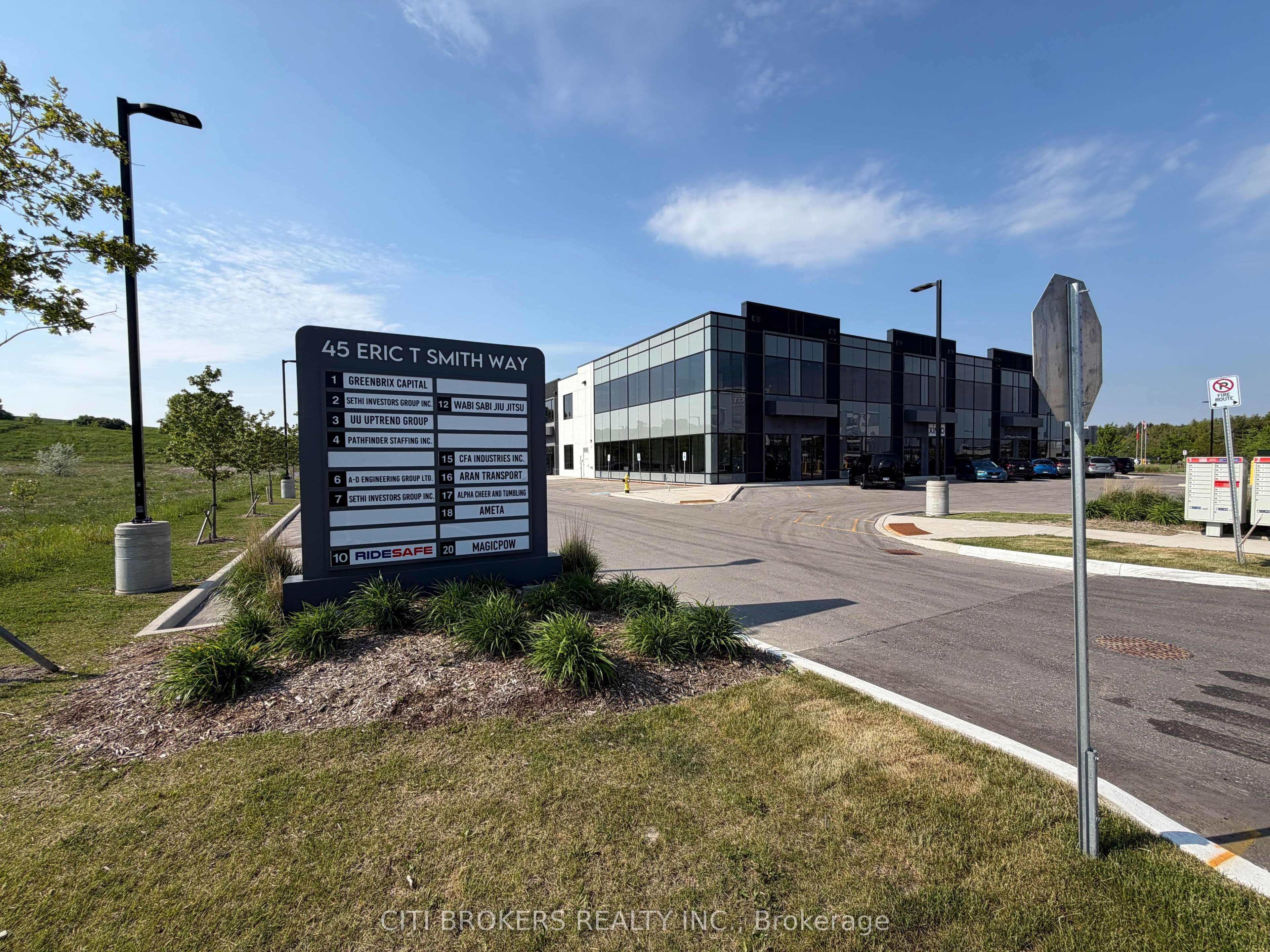 45 Eric T Smith Way 11, Aurora, ON L4G 7C6