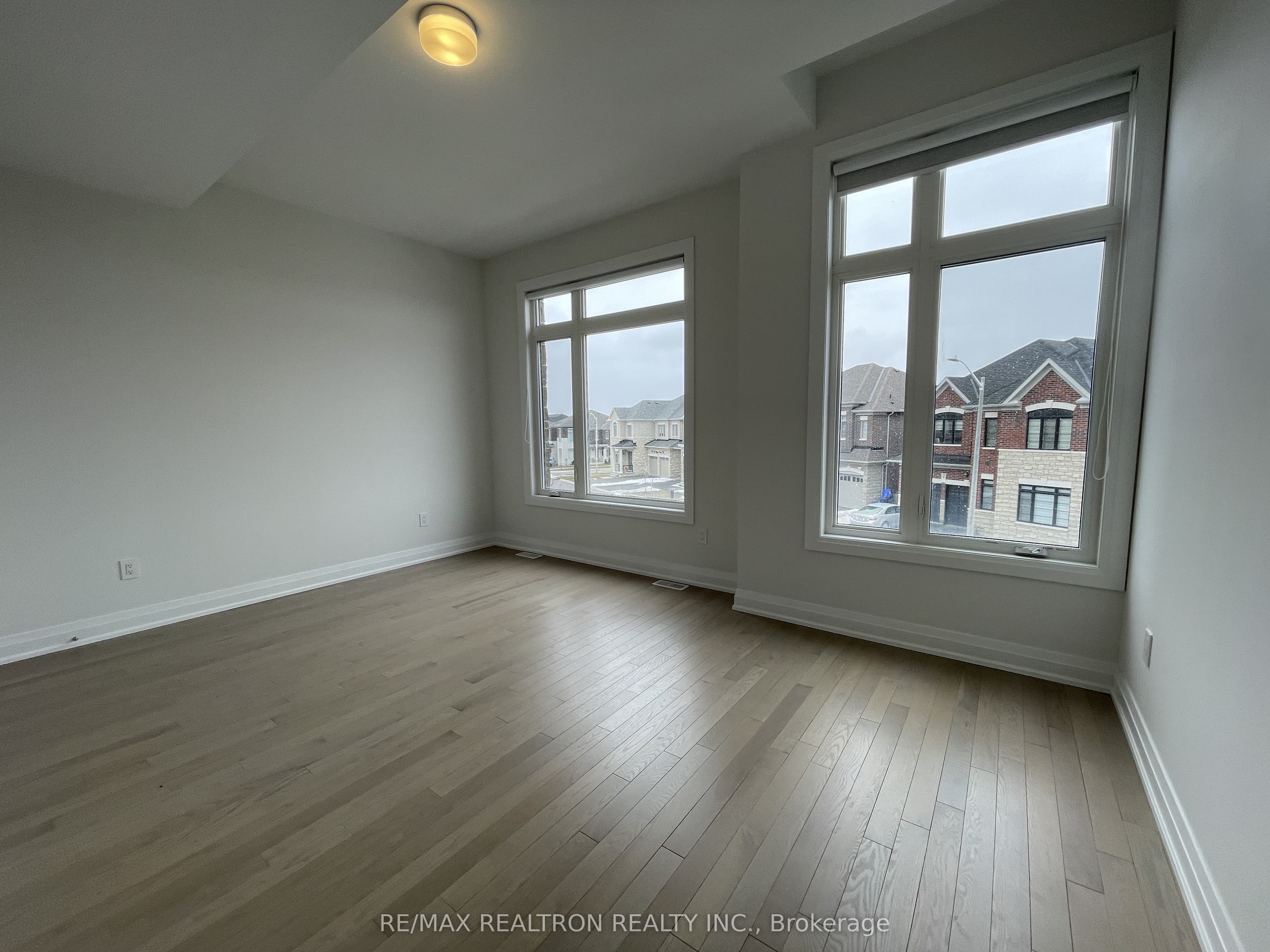28 Tipp Drive, Richmond Hill, ON L4E 1J3