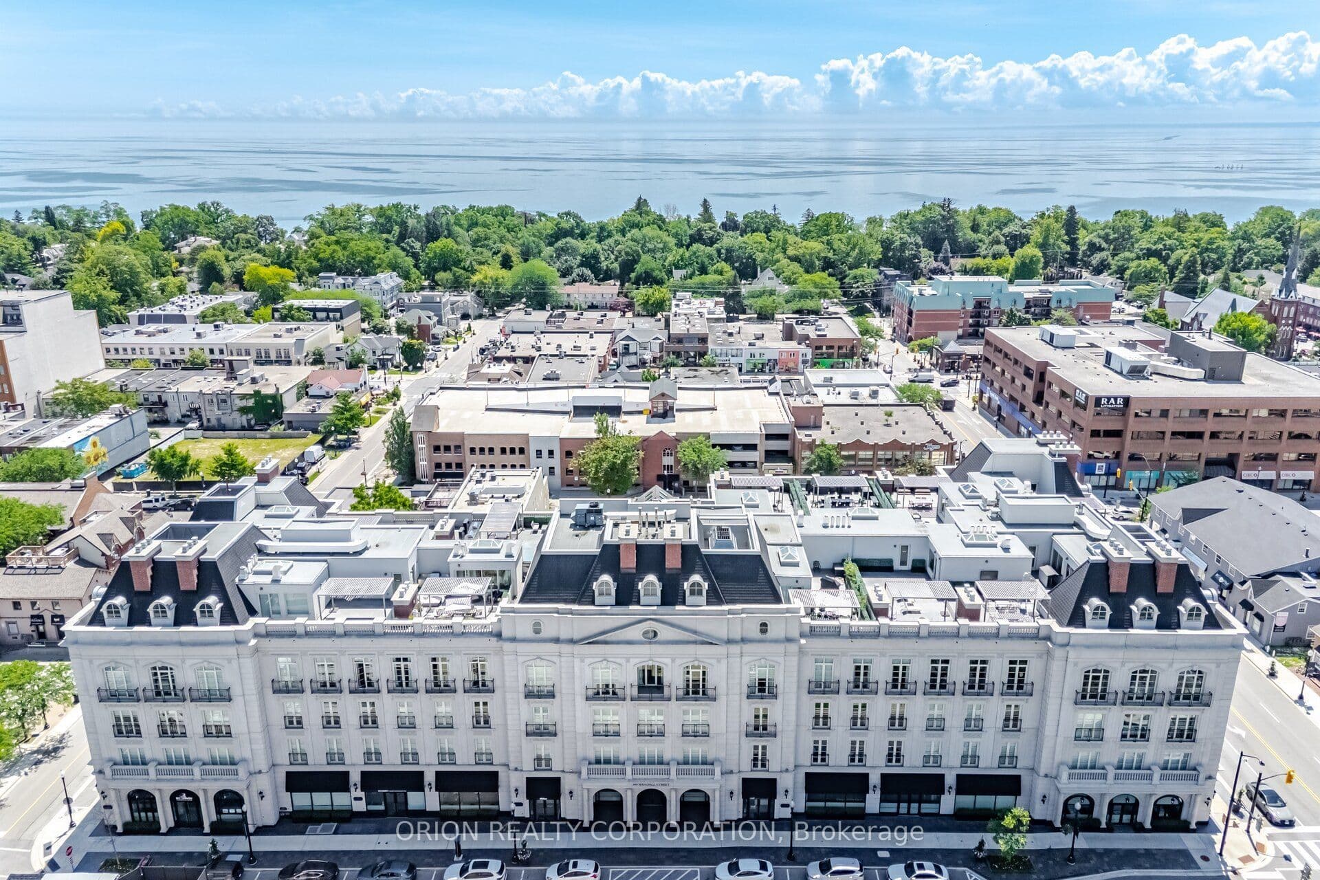 300 Randall Street 304, Oakville, ON L6J 0G2