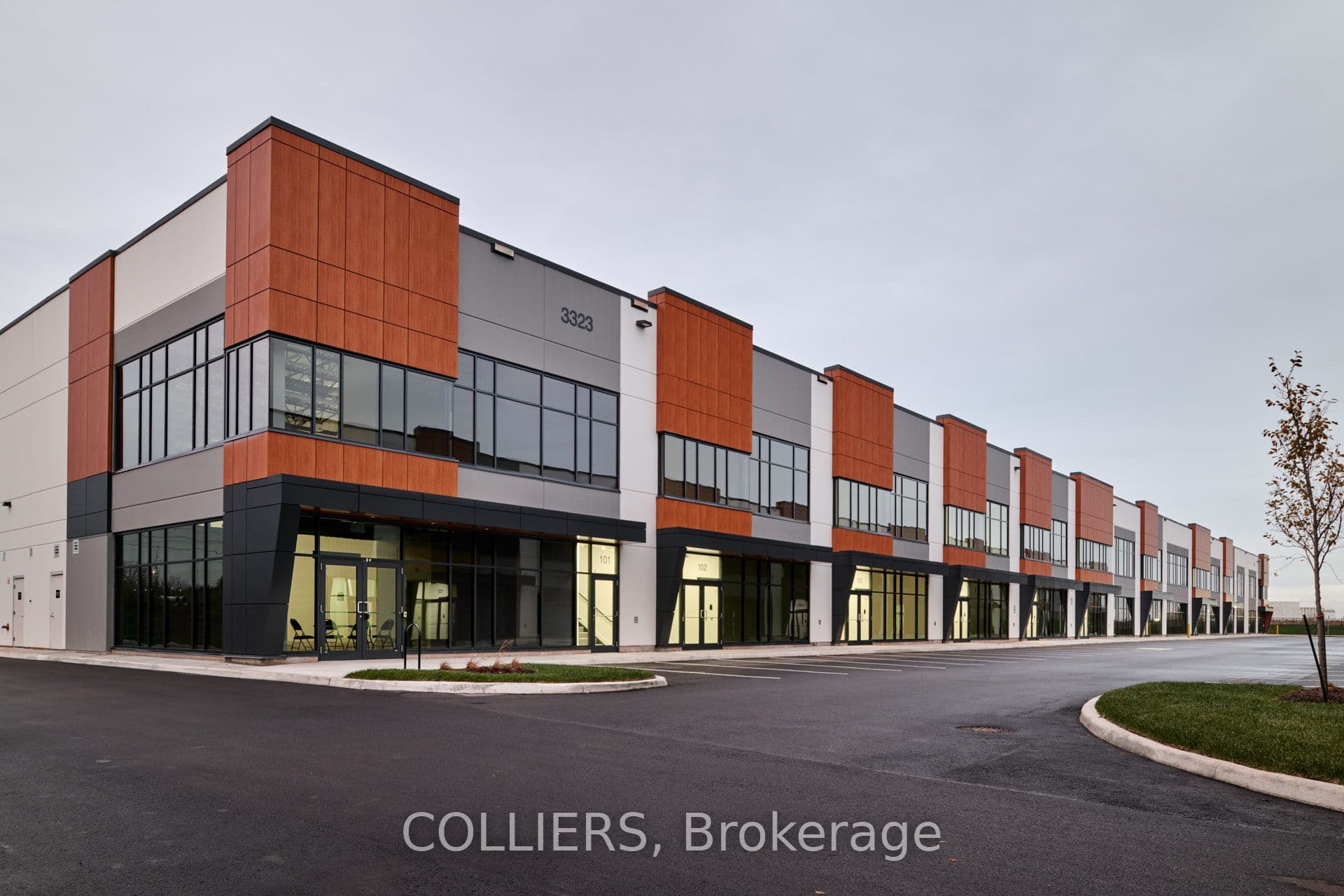 3303 Superior Court A101, Oakville, ON L6L 0C4