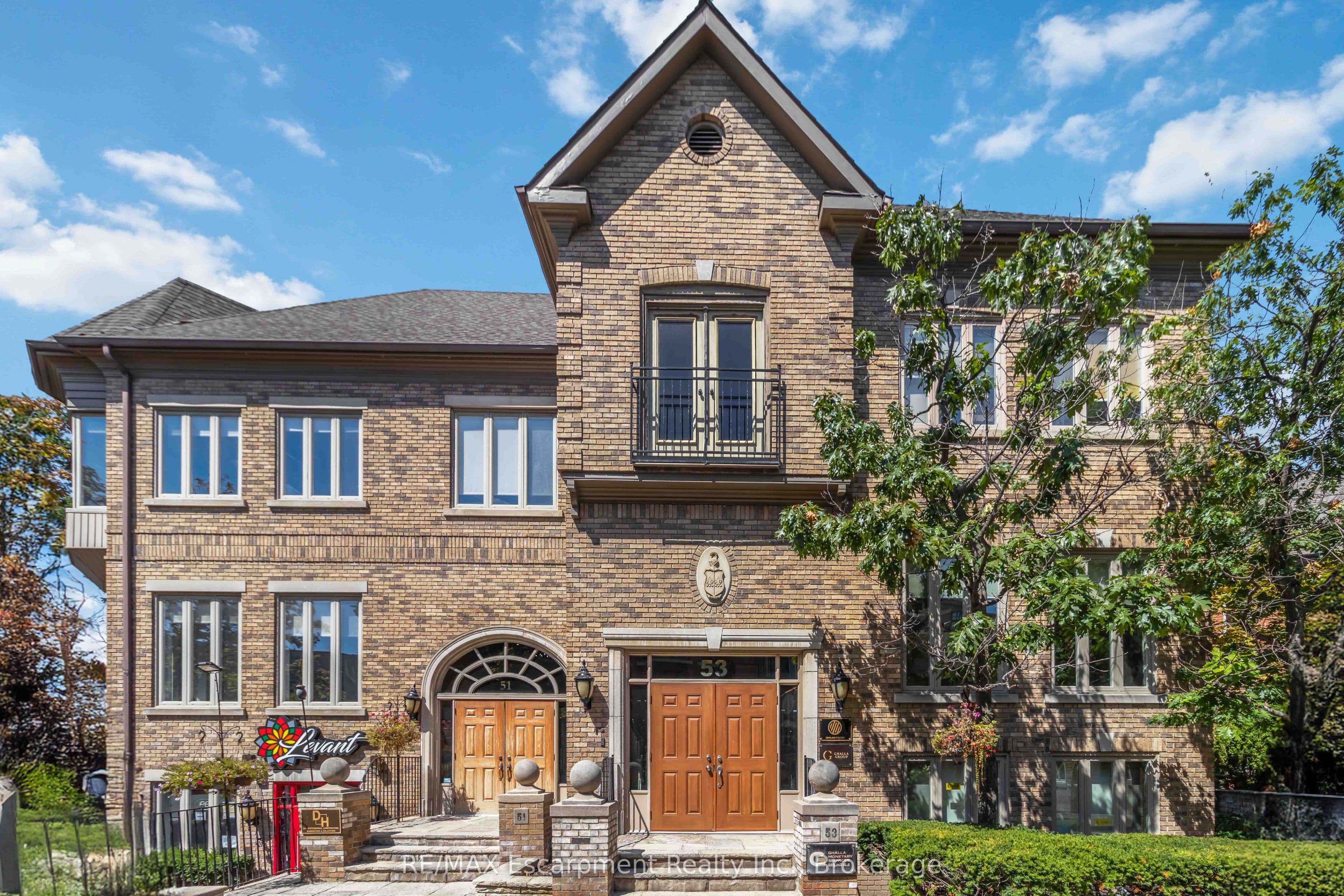 53 Village Centre Place 102, Mississauga, ON L4Z 1V9