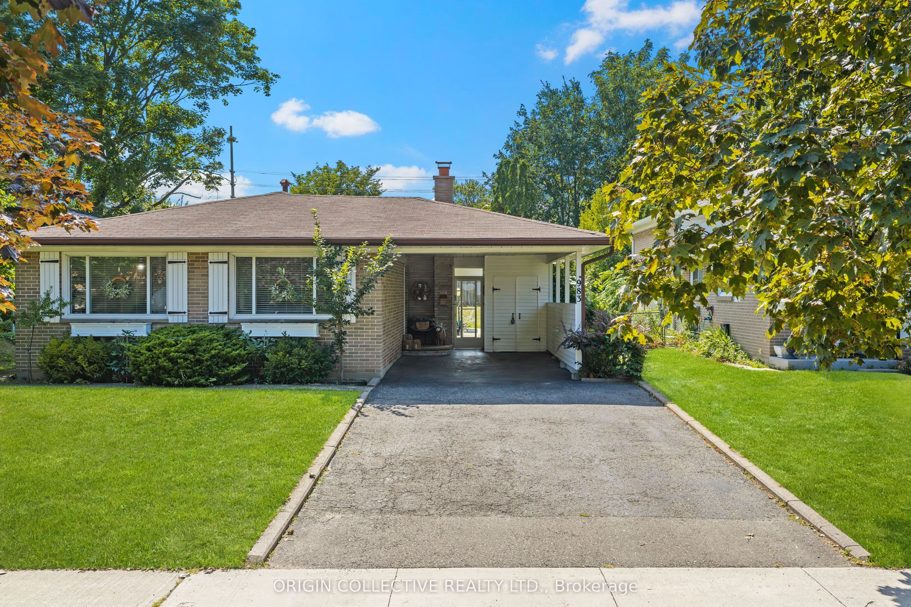 983 Parthia Crescent, Mississauga, ON L4Y 2K9
