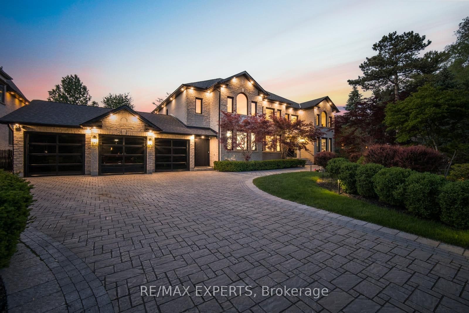82 Westwood Lane, Richmond Hill, ON L4C 6Y2