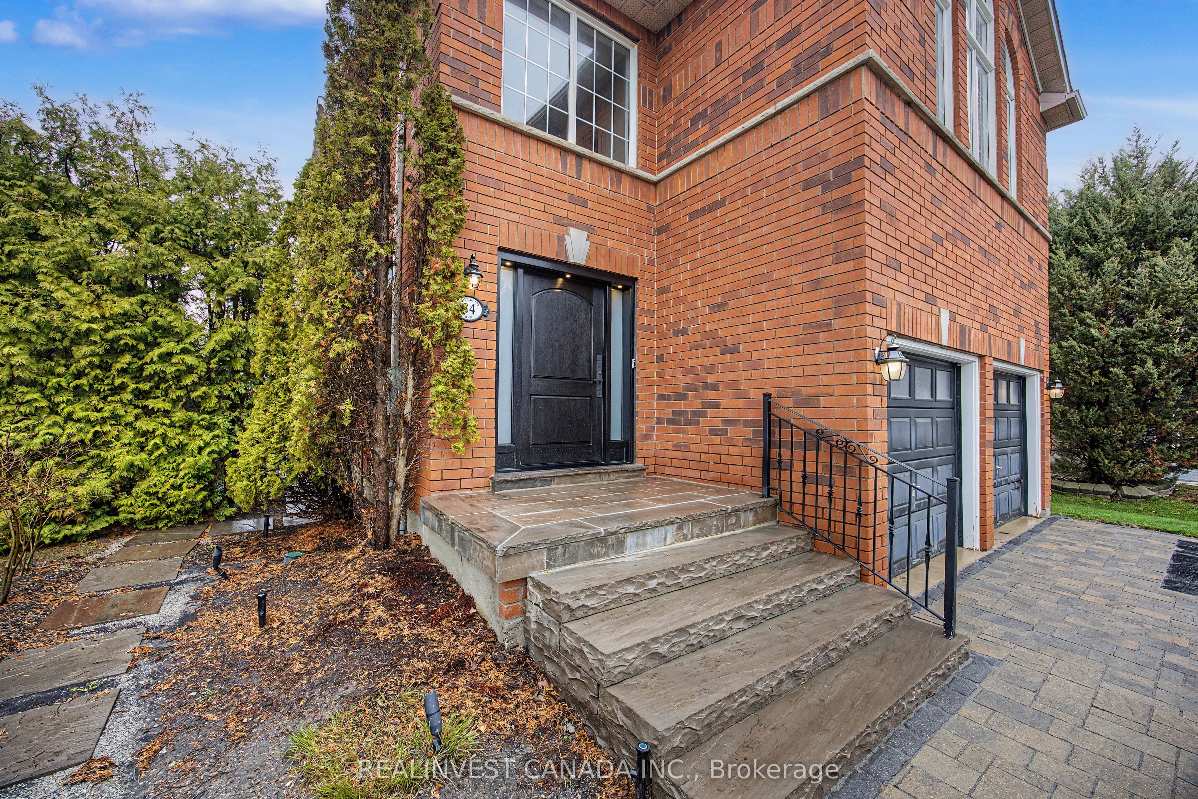 84 Worthington Avenue, Richmond Hill, ON L4E 3X1