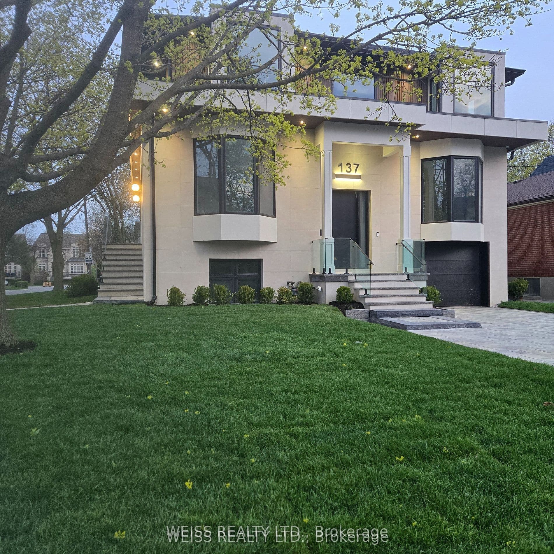 137 Bannockburn Avenue, Toronto, ON M5M 2N4