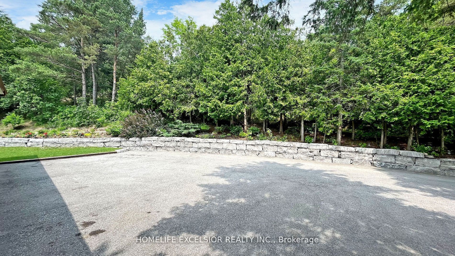 550 Mount Albert Road, East Gwillimbury, ON L9N 1P1