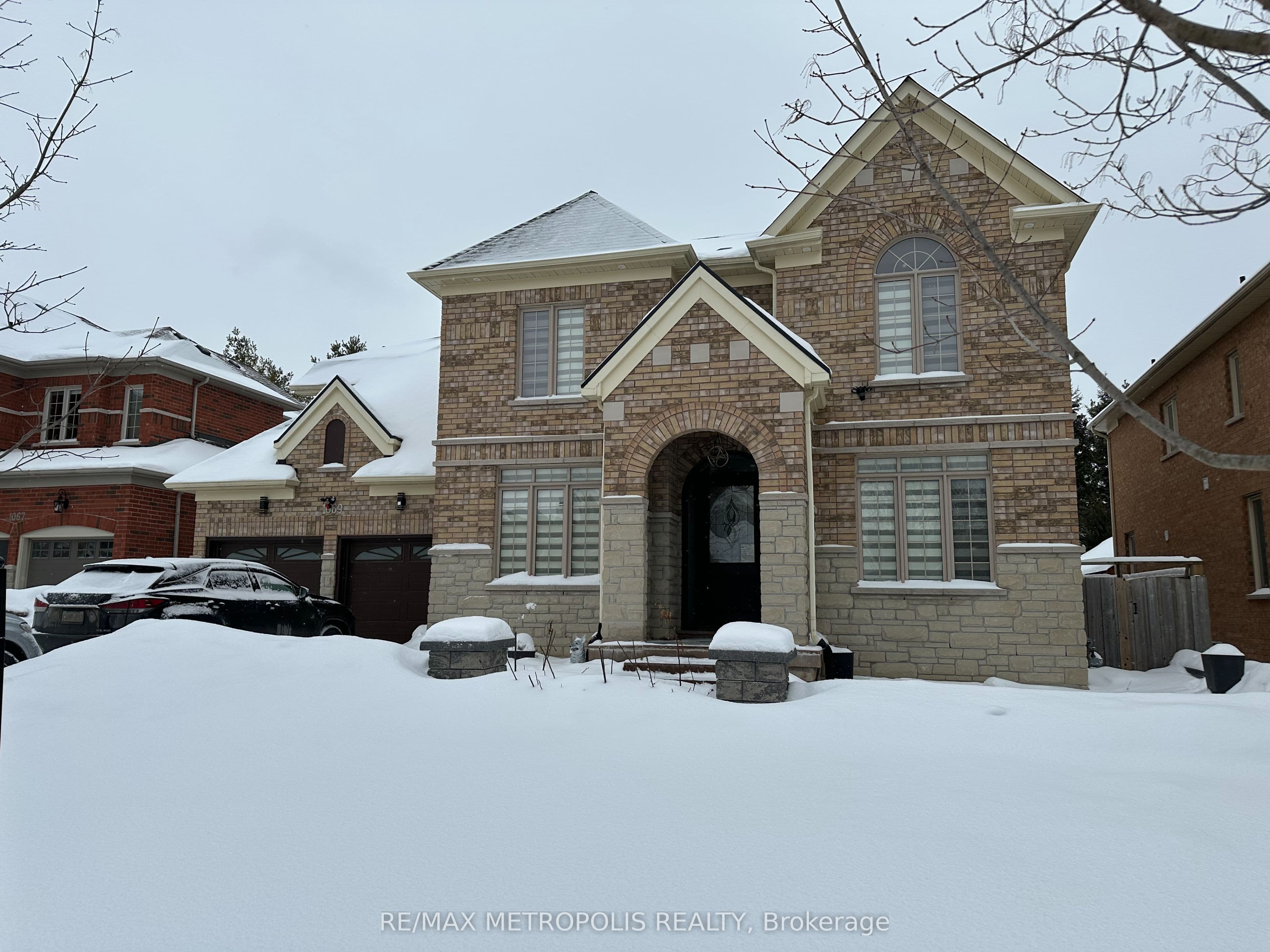 1069 Nellie Little Crescent, Newmarket, ON L3X 3E3