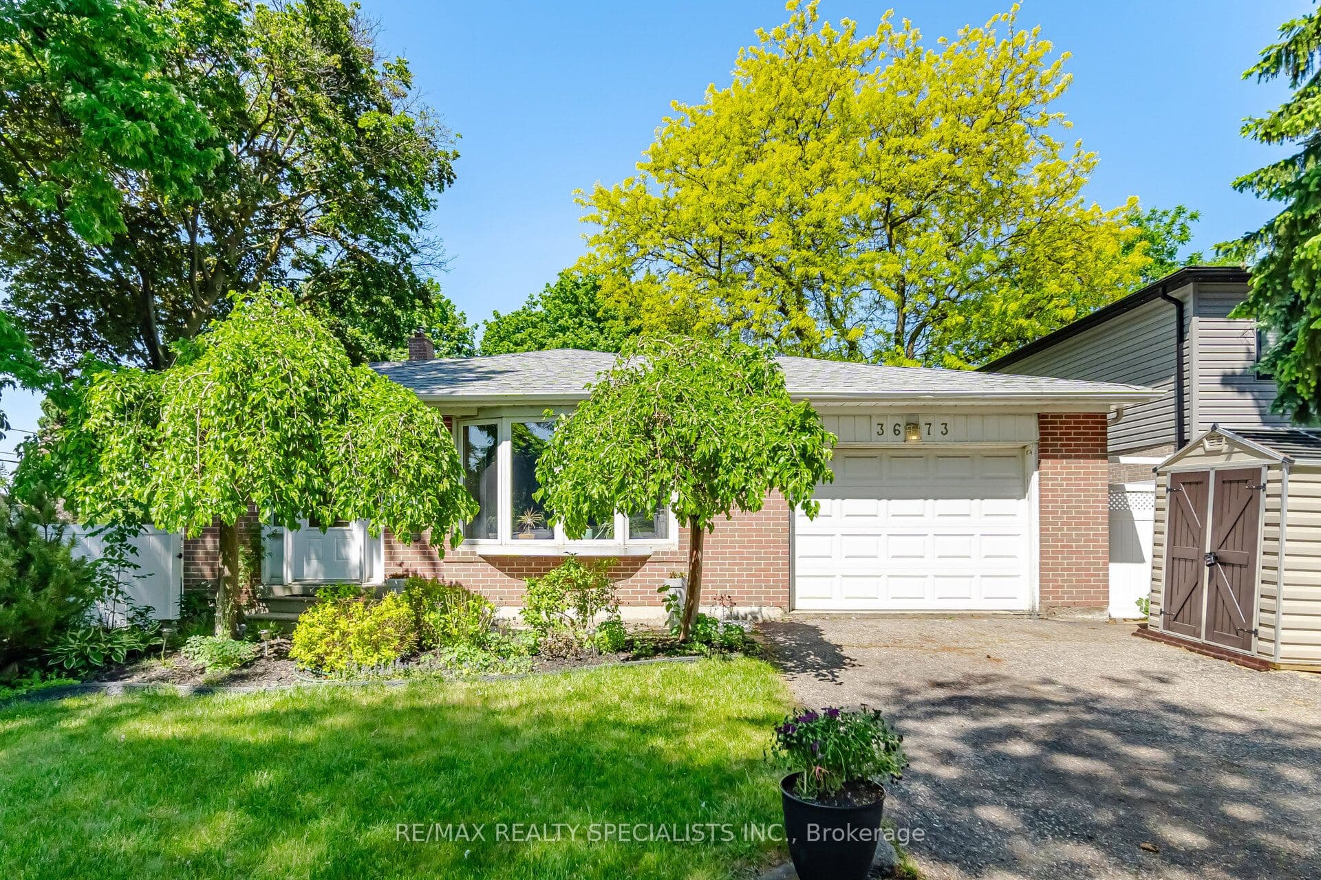 3673 Fieldgate Drive, Mississauga, ON L4X 2J8
