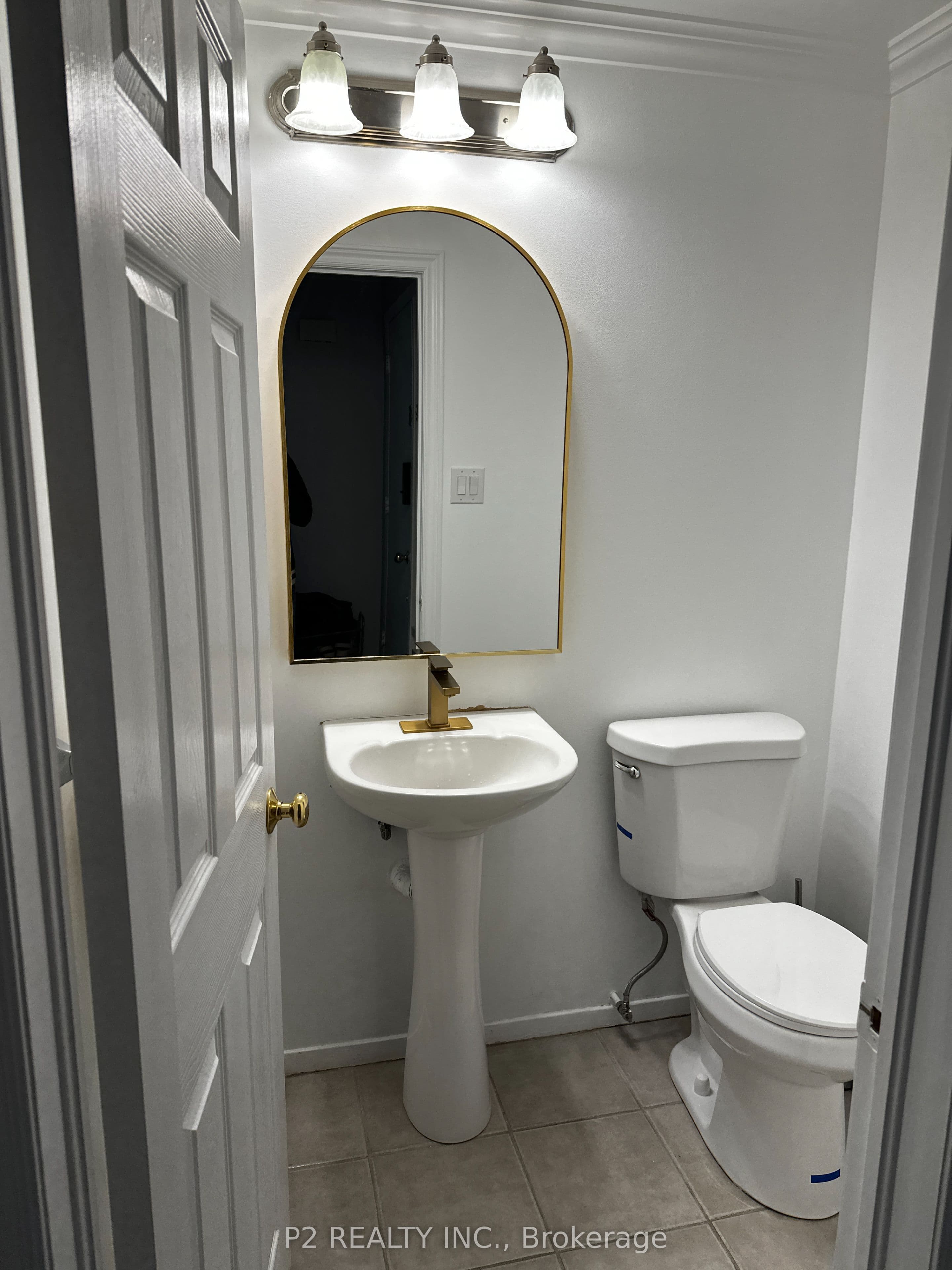22-25 Gosford Blvd. Boulevard N, Toronto, ON M3N 2G7