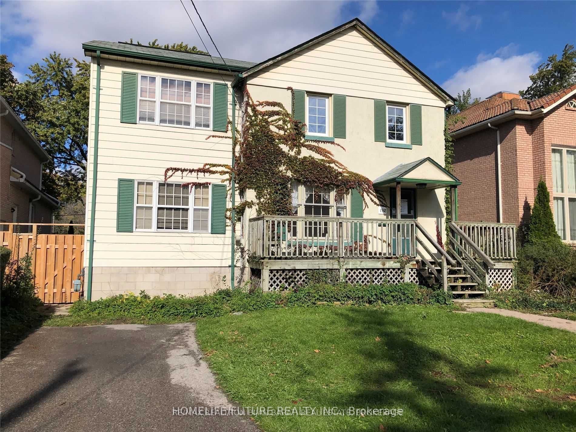 192 Parkview Avenue, Toronto, ON M2N 3Y8