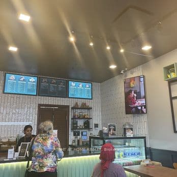 143 Clarence Street 2, Brampton, ON L6W 1T2