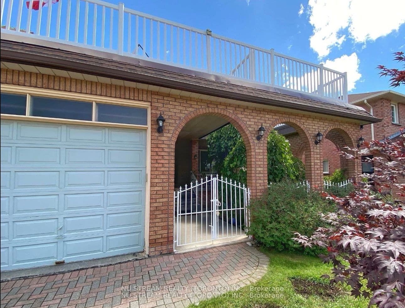 115 Briggs Avenue Bedroom, Richmond Hill, ON L4B 3J5