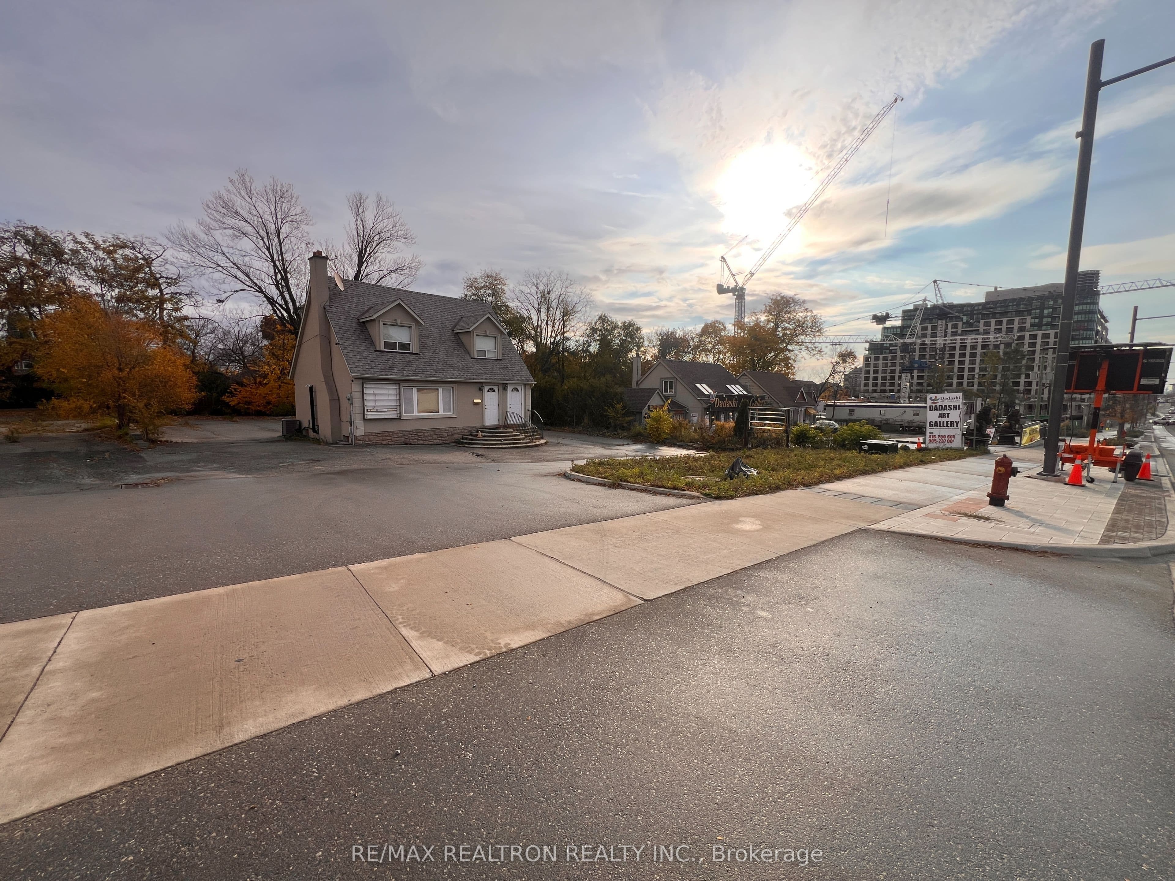 9883 Yonge Street, Richmond Hill, ON L4C 1V1