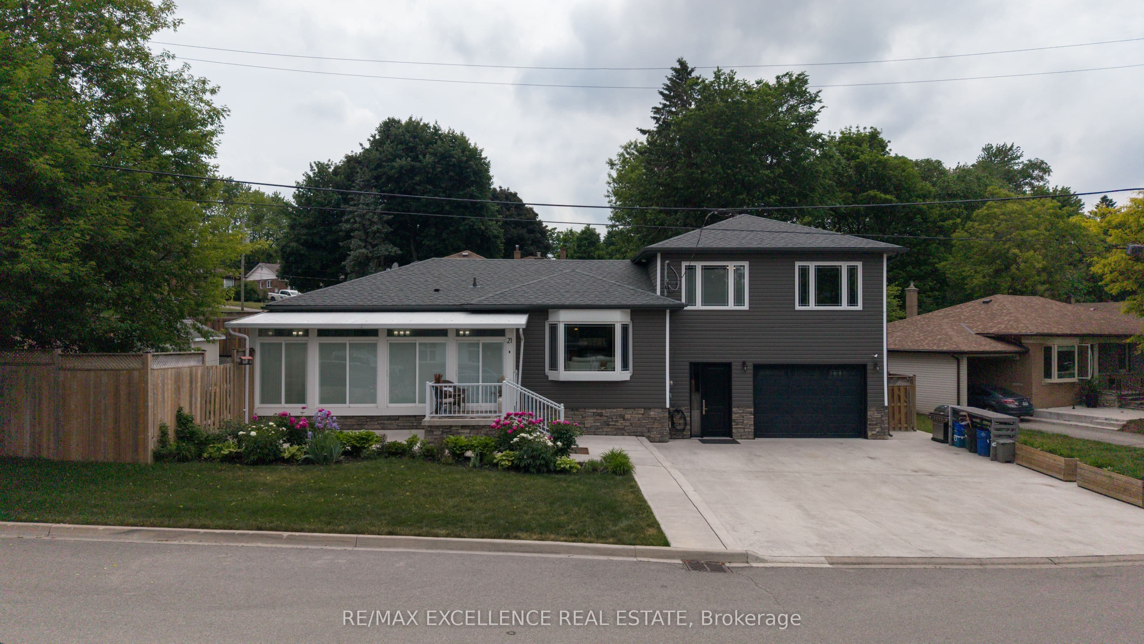 21 Elizabeth Street, Halton Hills, ON L7G 3K1